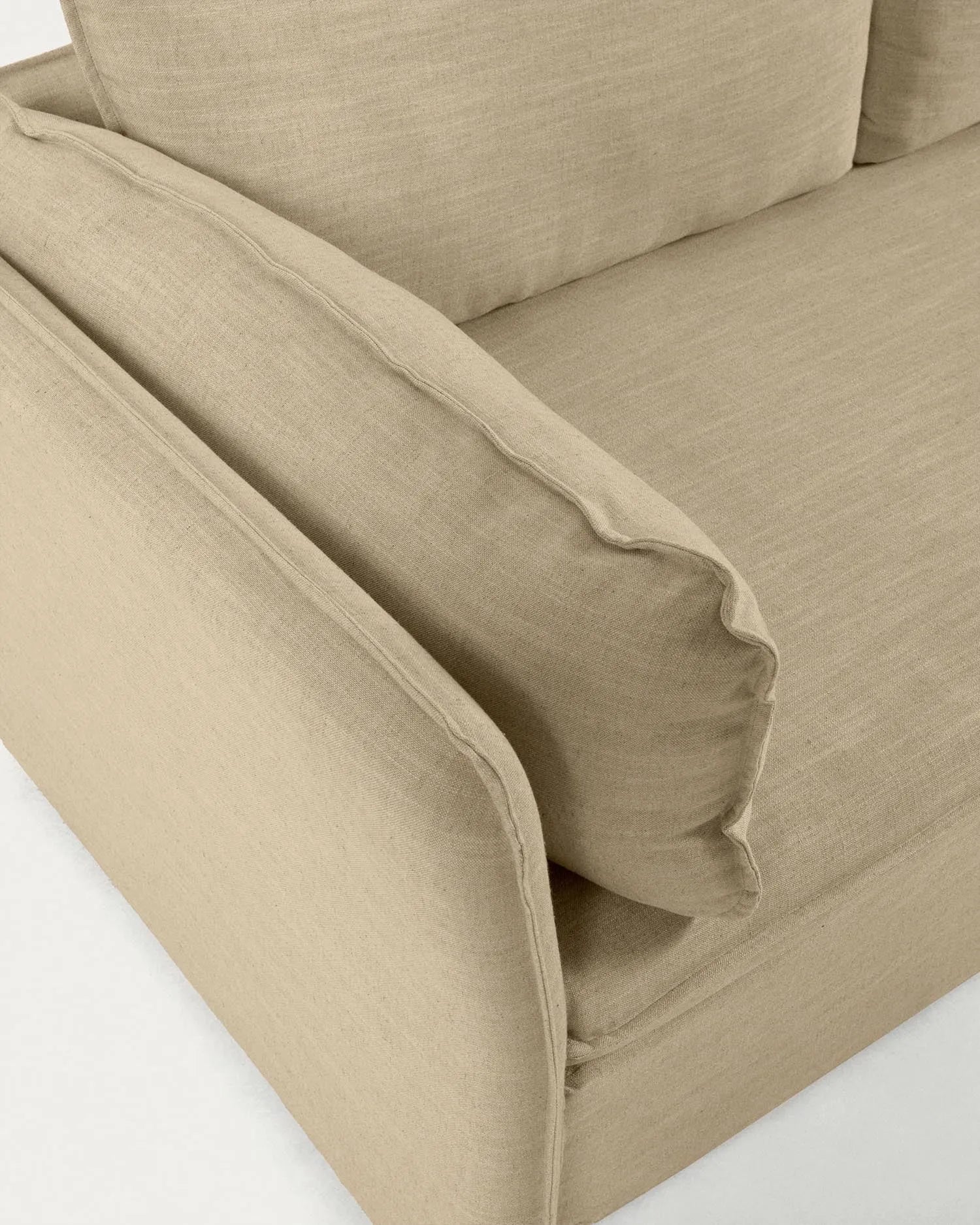 Elegantes Schlafsofa in Beige mit Buchenholzbeinen, wandelbar und nachhaltig, ideal für stilvolles Wohnen.