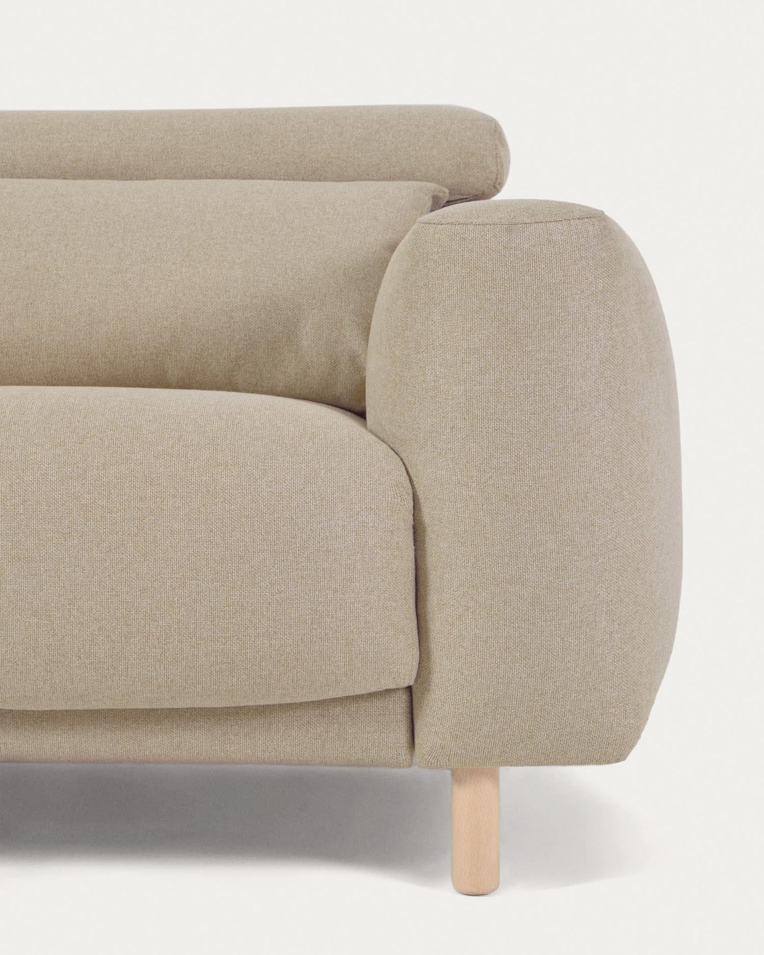 Singa 3-Sitzer Sofa mit verstellbarer Kopfstütze und ausziehbarem Sitz beige 215 cm FSC Mix Credit in  präsentiert im Onlineshop von KAQTU Design AG. 3er Sofa ist von Kave Home