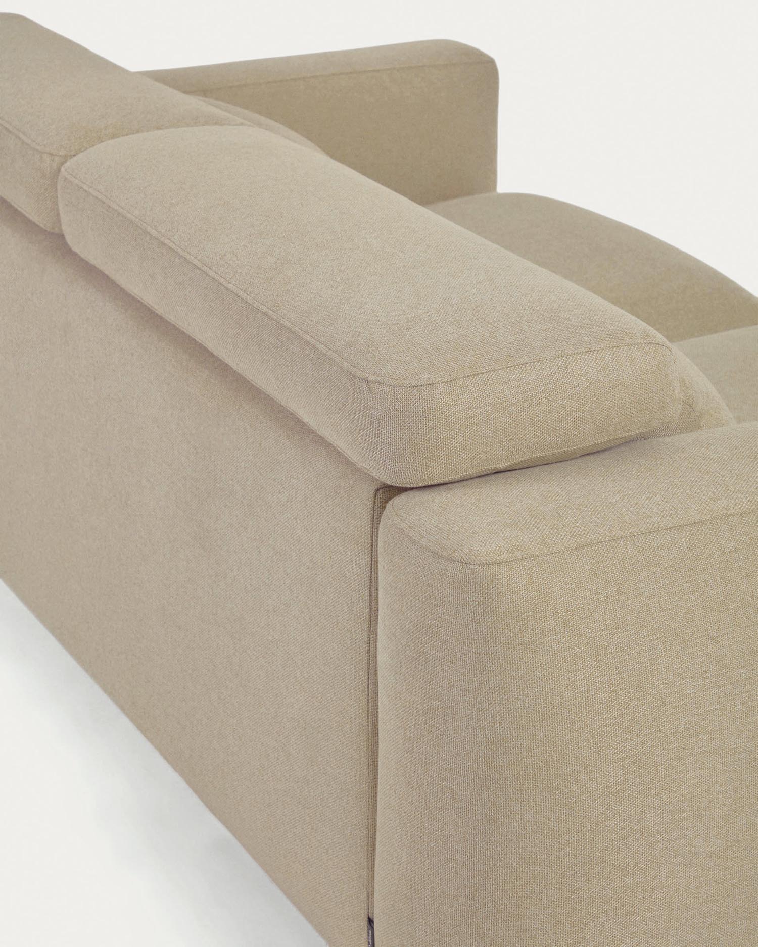 Singa 3-Sitzer Sofa mit verstellbarer Kopfstütze und ausziehbarem Sitz beige 215 cm FSC Mix Credit in  präsentiert im Onlineshop von KAQTU Design AG. 3er Sofa ist von Kave Home