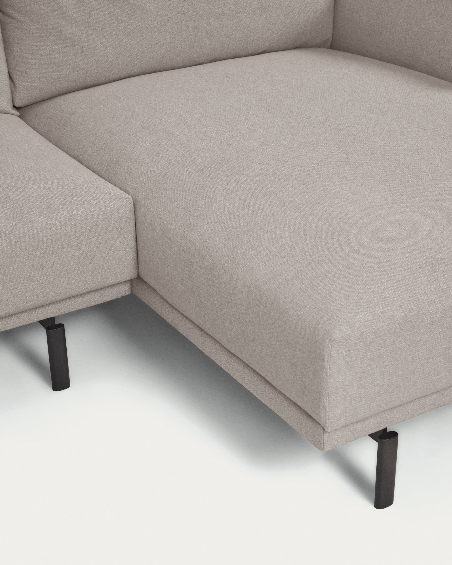 Galene 3-Sitzer Sofa beige mit Chaiselongue rechts 254 cm in Beige präsentiert im Onlineshop von KAQTU Design AG. 3er Sofa ist von Kave Home