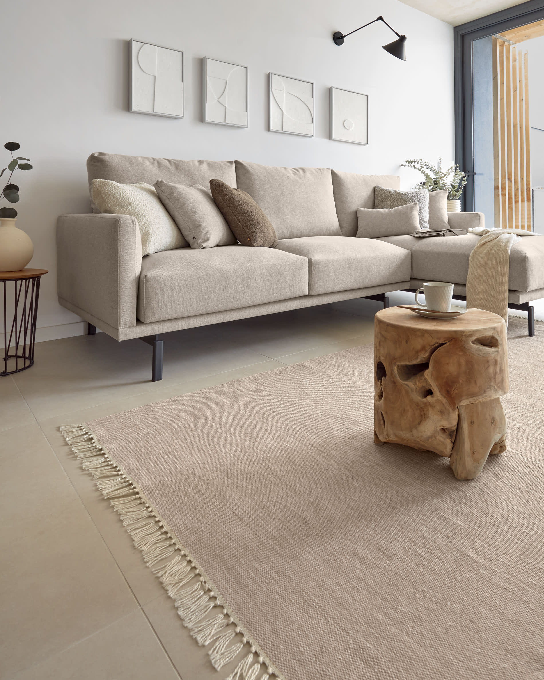 Galene 3-Sitzer Sofa beige mit Chaiselongue rechts 254 cm in Beige präsentiert im Onlineshop von KAQTU Design AG. 3er Sofa ist von Kave Home