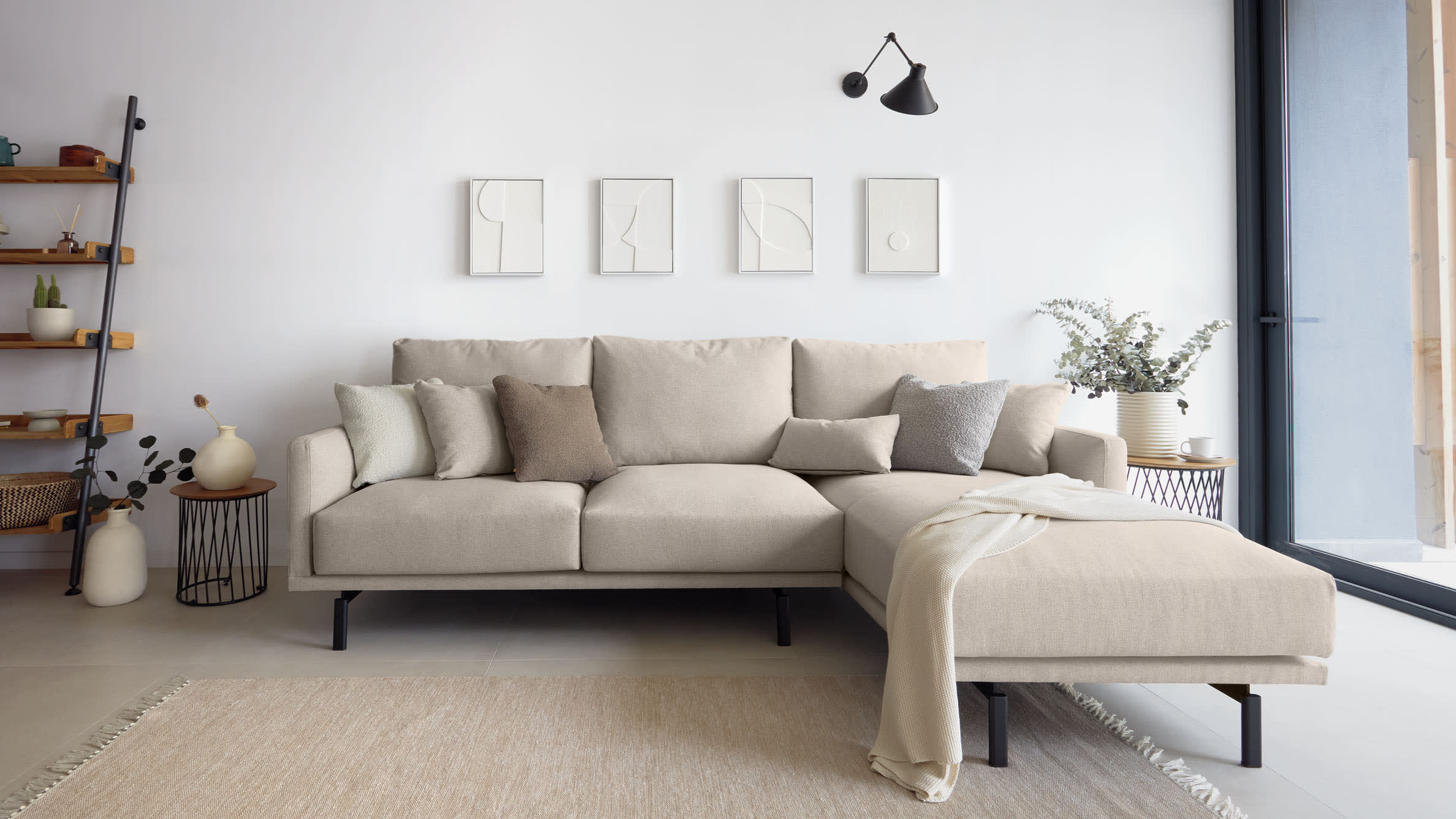 Galene 3-Sitzer Sofa beige mit Chaiselongue rechts 254 cm in Beige präsentiert im Onlineshop von KAQTU Design AG. 3er Sofa ist von Kave Home