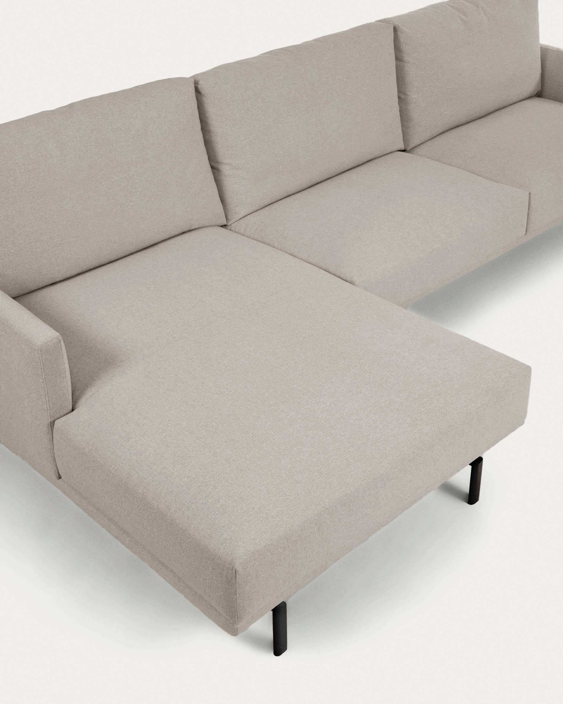 Galene 3-Sitzer Sofa beige mit Chaiselongue links 254 cm in Beige präsentiert im Onlineshop von KAQTU Design AG. 3er Sofa ist von Kave Home