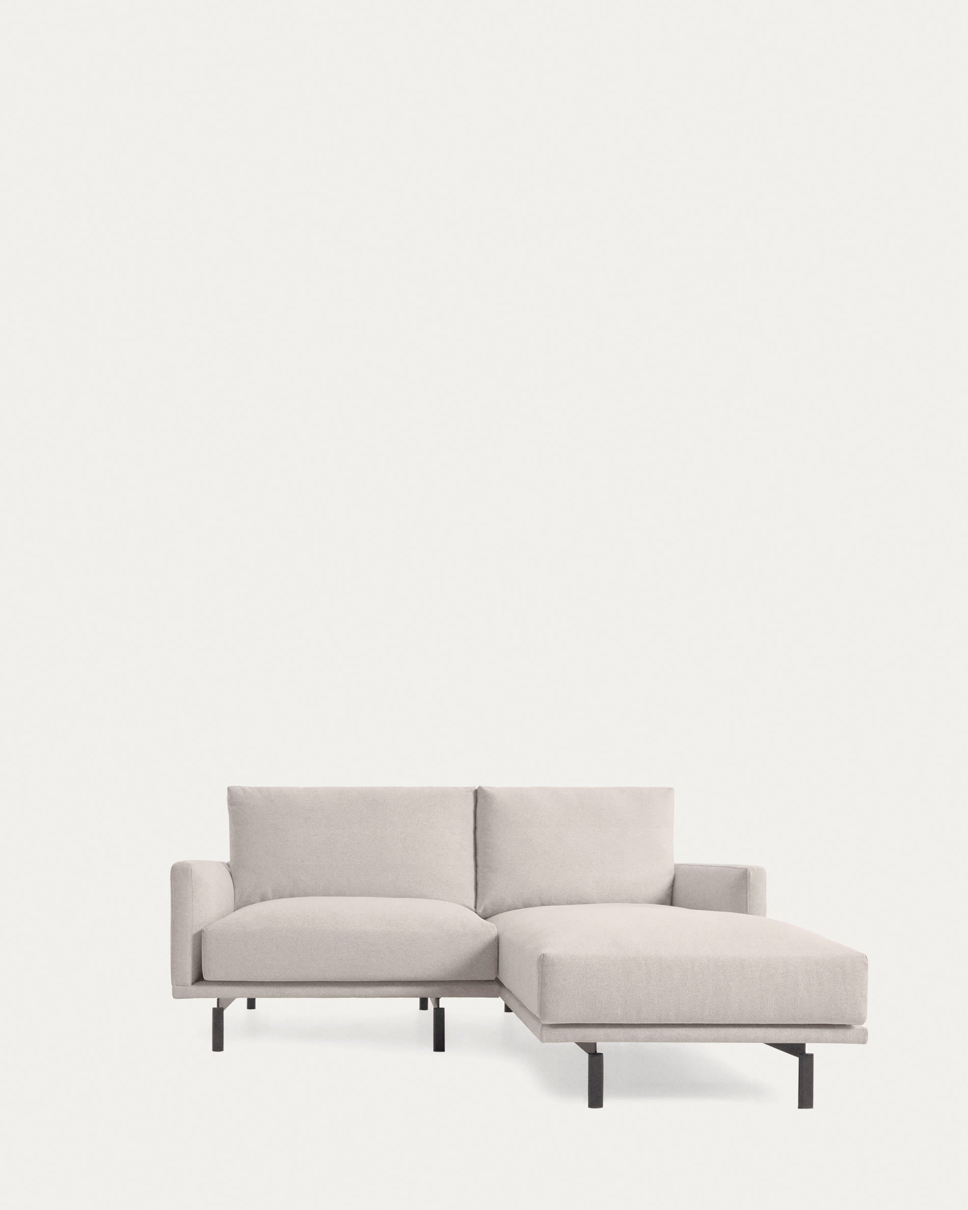 Galene 3-Sitzer Sofa beige mit Chaiselongue rechts 194 cm in Beige präsentiert im Onlineshop von KAQTU Design AG. 3er Sofa ist von Kave Home