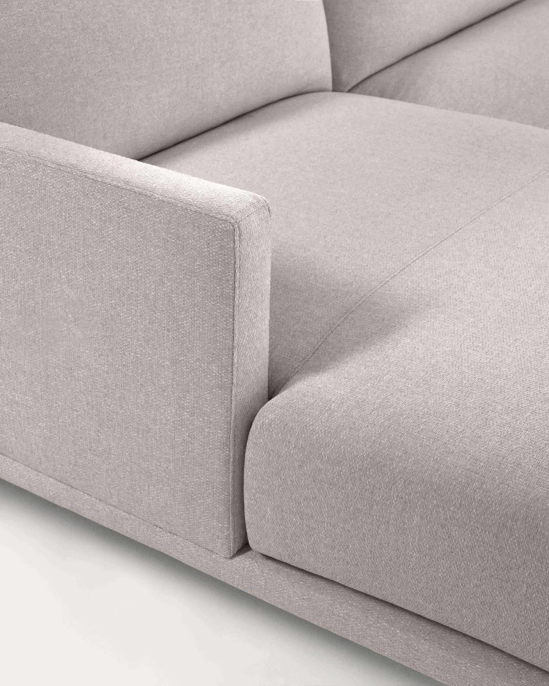 Galene 3-Sitzer Sofa beige mit Chaiselongue links 214 cm in Beige präsentiert im Onlineshop von KAQTU Design AG. 3er Sofa ist von Kave Home