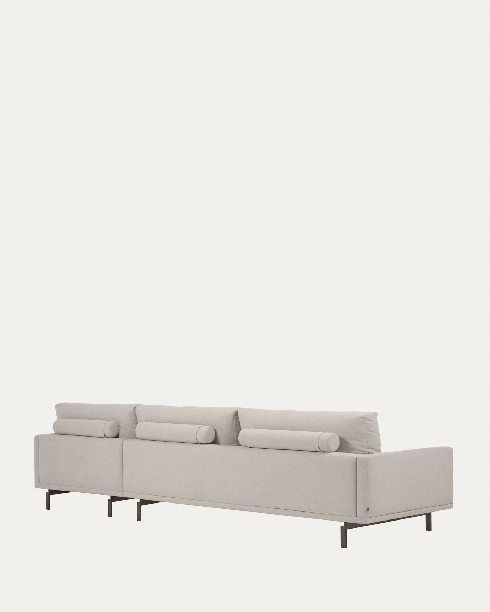 Elegantes, nachhaltiges 4-Sitzer Sofa in Beige mit rechter Chaiselongue, ideal für stilvolle Entspannung.