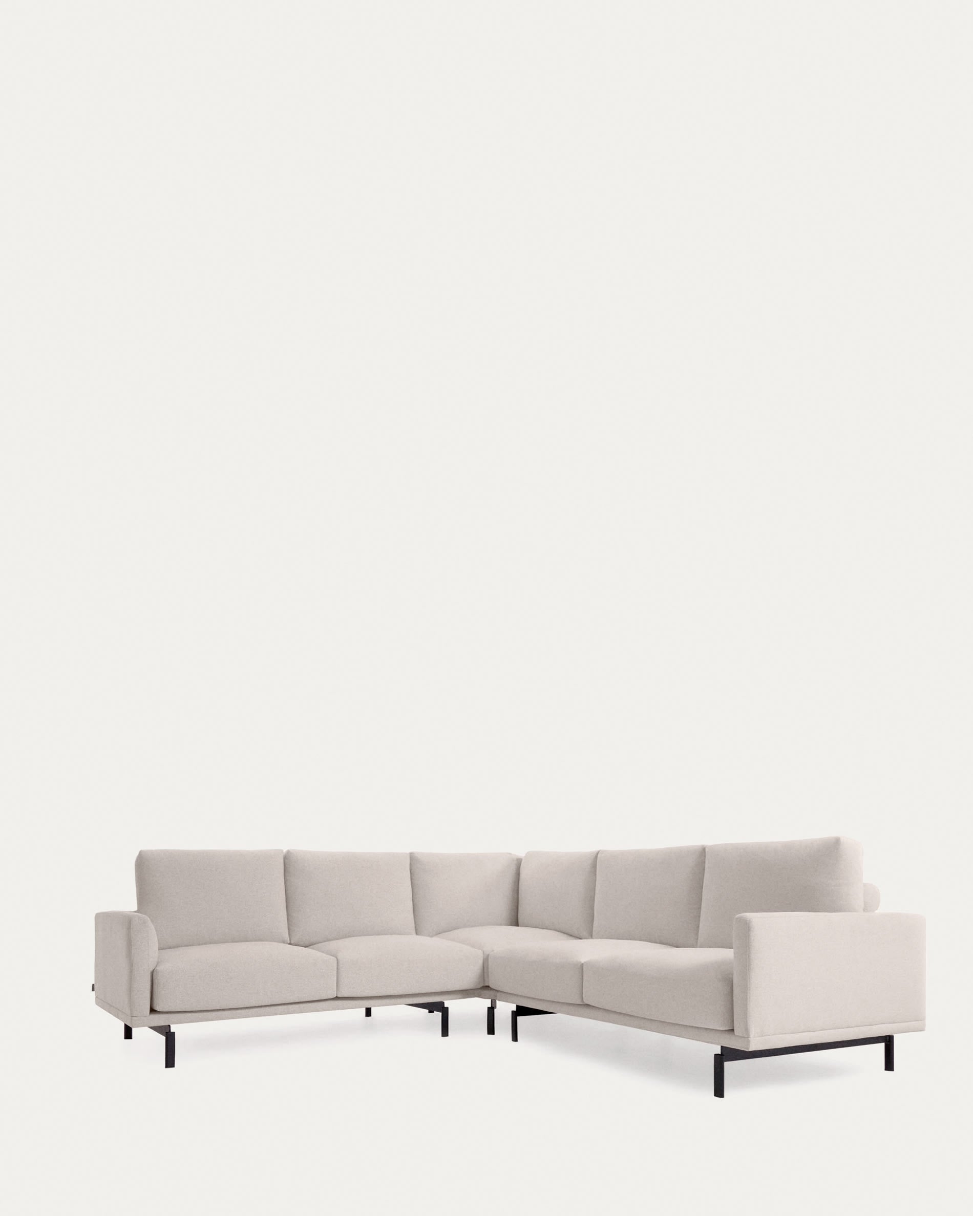 Galene 4-Sitzer Ecksofa beige 267 x 267 cm in Beige präsentiert im Onlineshop von KAQTU Design AG. 4er Sofa ist von Kave Home