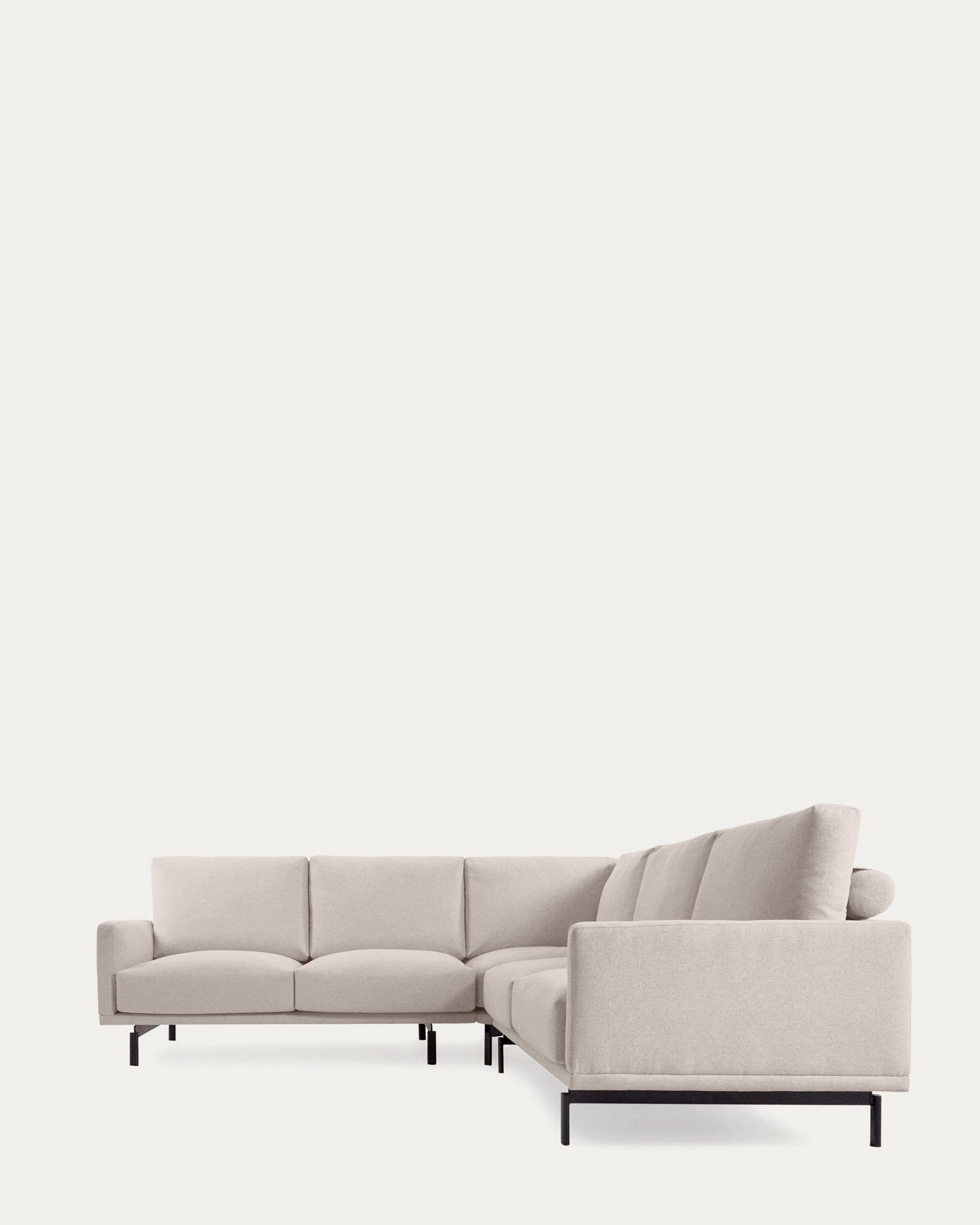 Galene 4-Sitzer Ecksofa beige 267 x 267 cm in Beige präsentiert im Onlineshop von KAQTU Design AG. 4er Sofa ist von Kave Home