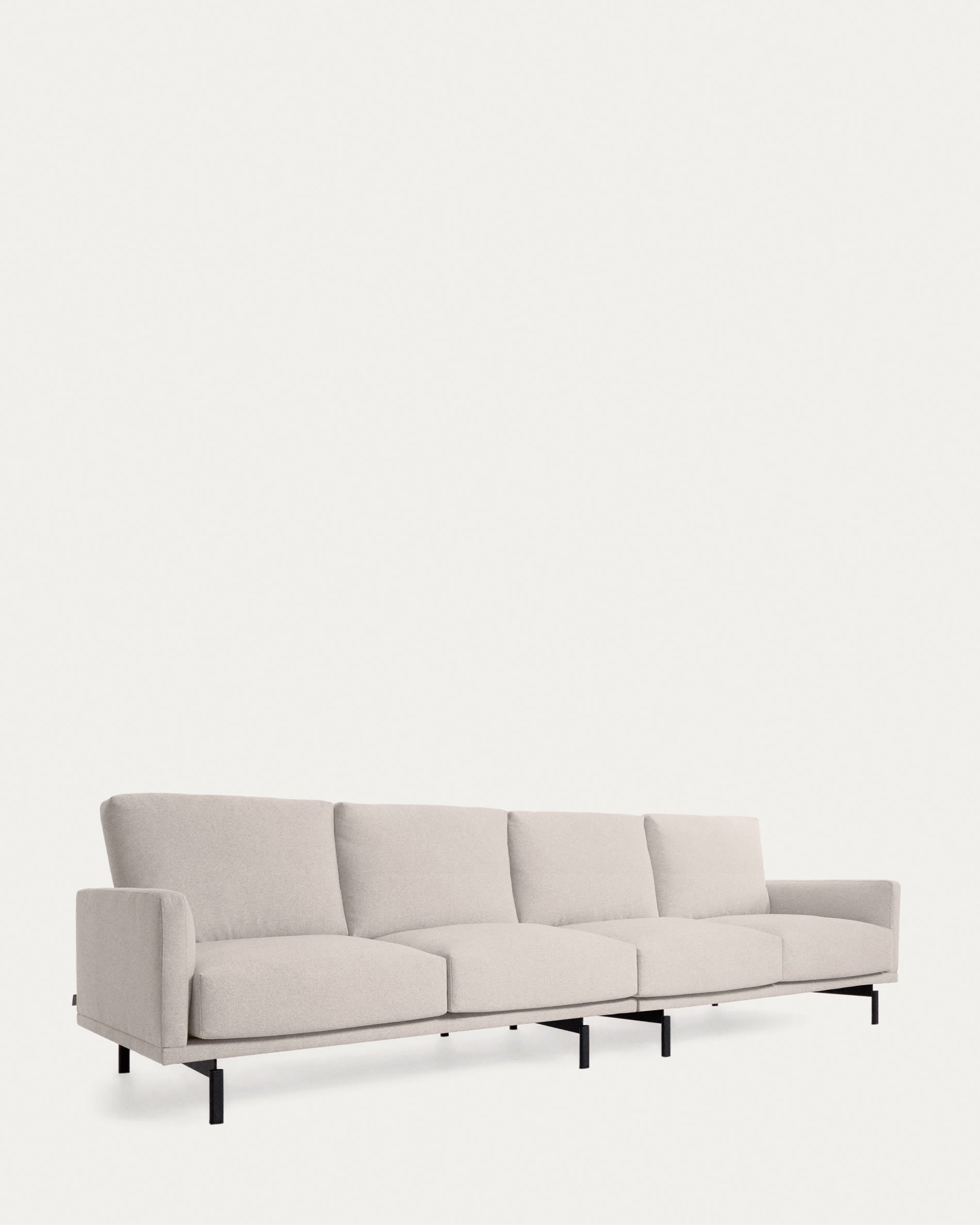 Galene 4-Sitzer Sofa beige 334 cm in Beige präsentiert im Onlineshop von KAQTU Design AG. 4er Sofa ist von Kave Home