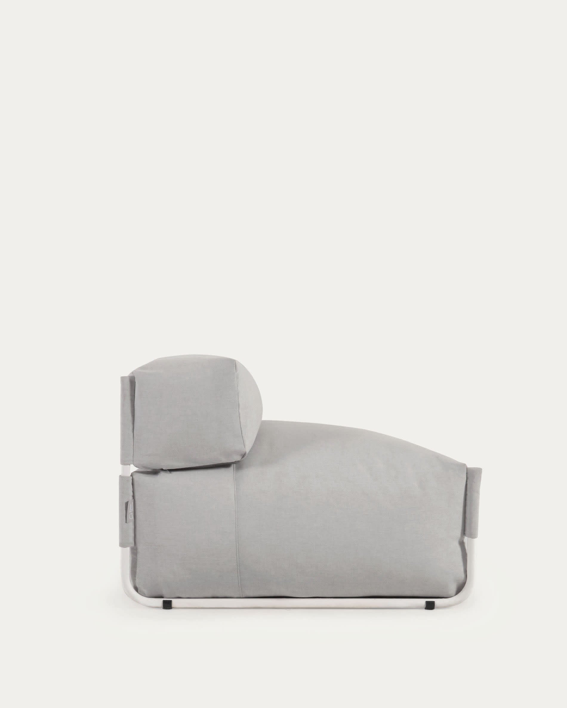 Square Pouf Modularsofa Rückenlehne 100% Outdoor hellgrau und Aluminium weiss 101 x 101 cm in Grau präsentiert im Onlineshop von KAQTU Design AG. Lounge Sofa ist von Kave Home