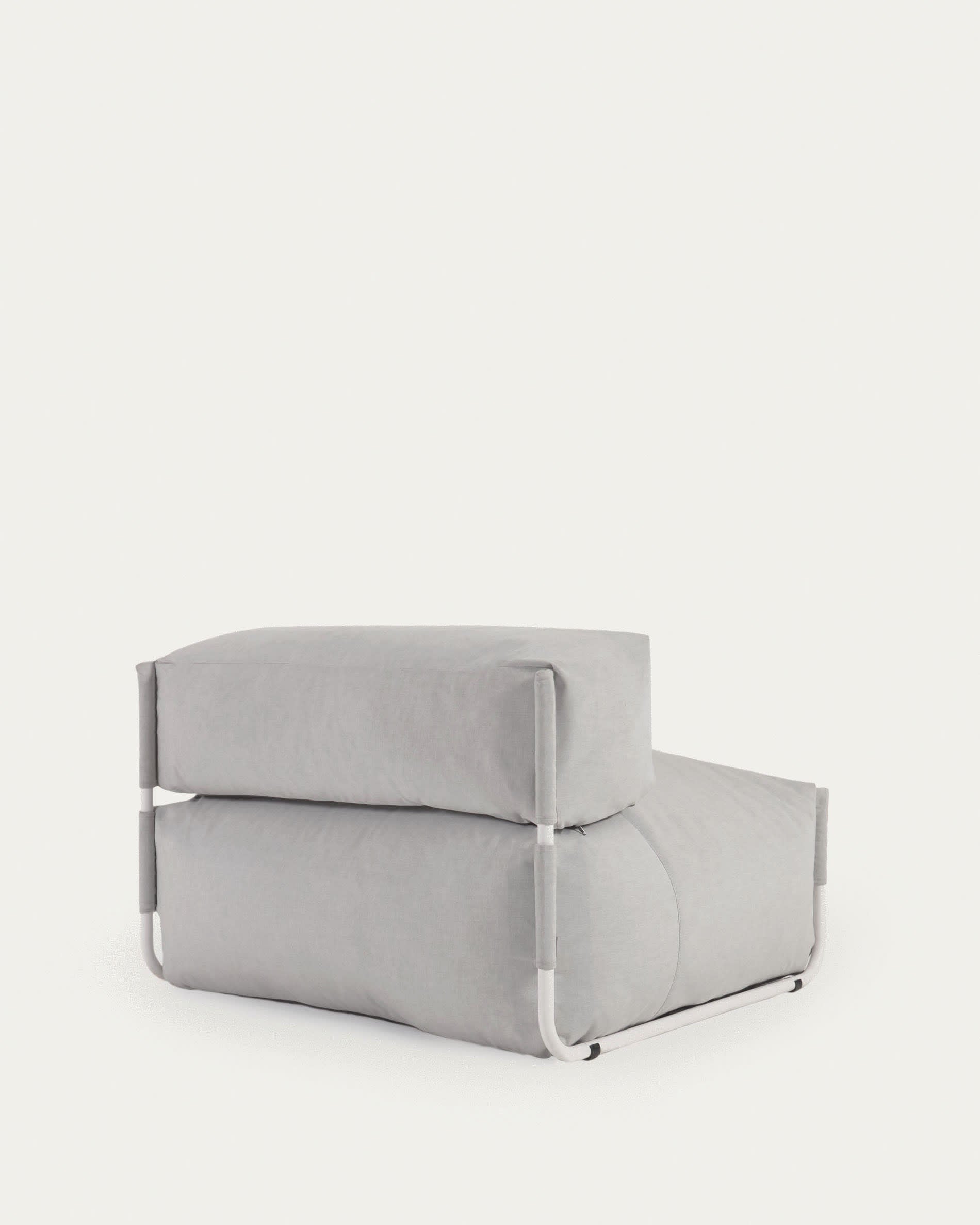 Square Pouf Modularsofa Rückenlehne 100% Outdoor hellgrau und Aluminium weiss 101 x 101 cm in Grau präsentiert im Onlineshop von KAQTU Design AG. Lounge Sofa ist von Kave Home