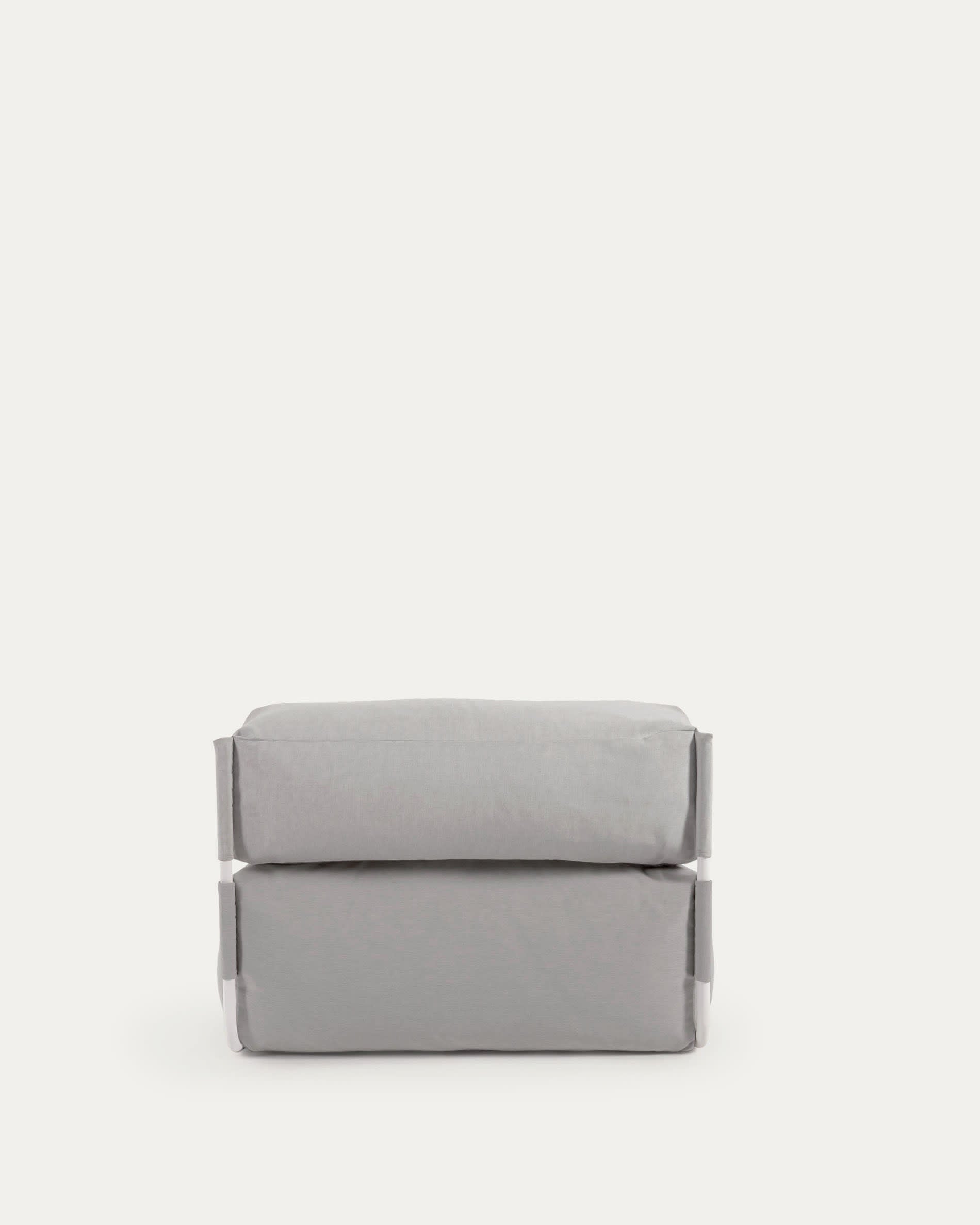 Square Pouf Modularsofa longue mit Rückenlehne Outdoor hellgrau Aluminium weiss 165x101cm in Grau präsentiert im Onlineshop von KAQTU Design AG. Lounge Sofa ist von Kave Home