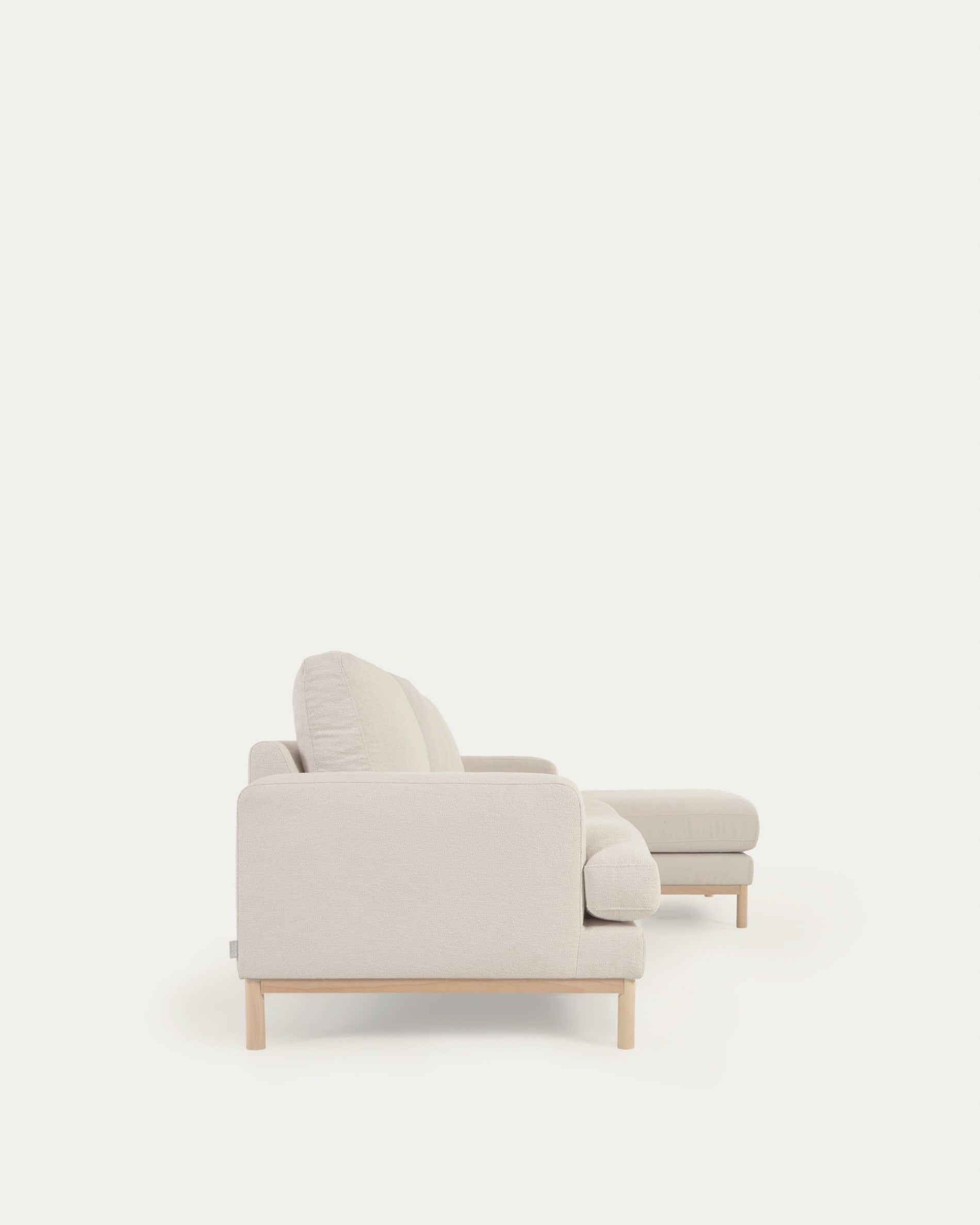 Sofa Mihaela für 3 Sitzer mit Chaiselongue rechts mit Mikro-Bouclé-Bezug in Weiss 264 cm FSC Mix Credit in Weiß präsentiert im Onlineshop von KAQTU Design AG. 3er Sofa ist von Kave Home