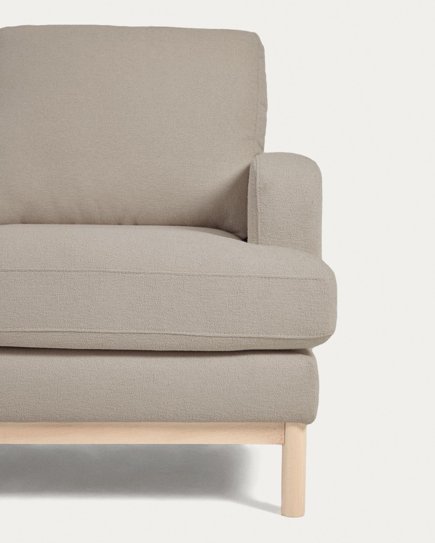 Sofa Mihaela für 3 Sitzer mit Chaiselongue links mit Mikro-Bouclé-Bezug in Grau 264 cm in Grau präsentiert im Onlineshop von KAQTU Design AG. 3er Sofa ist von Kave Home