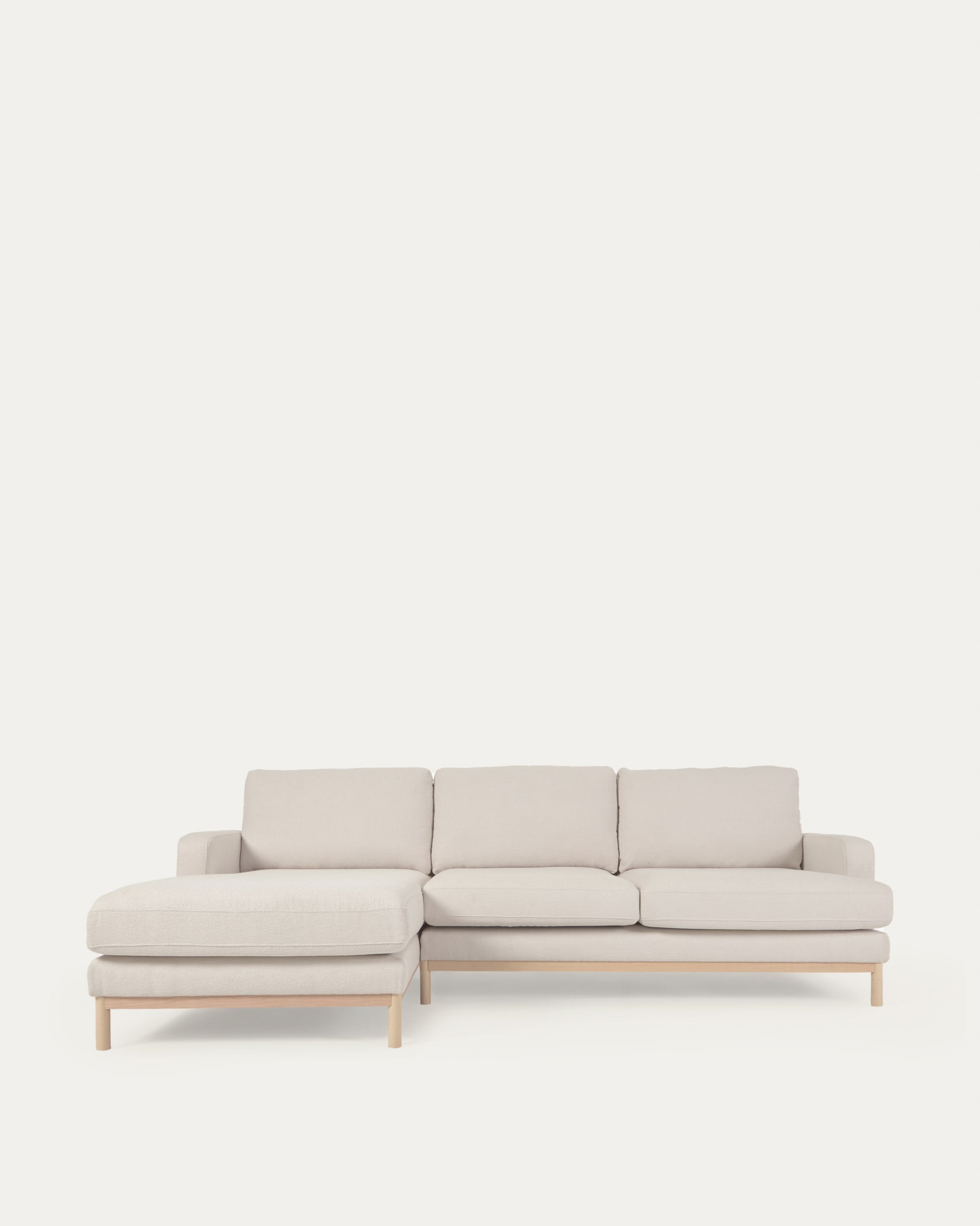 Sofa Mihaela für 3 Sitzer mit Chaise Longue links aus Mikro-Bouclé-Bezug in Weiss 264 cm FSC Mix Credit in Weiß präsentiert im Onlineshop von KAQTU Design AG. 3er Sofa ist von Kave Home