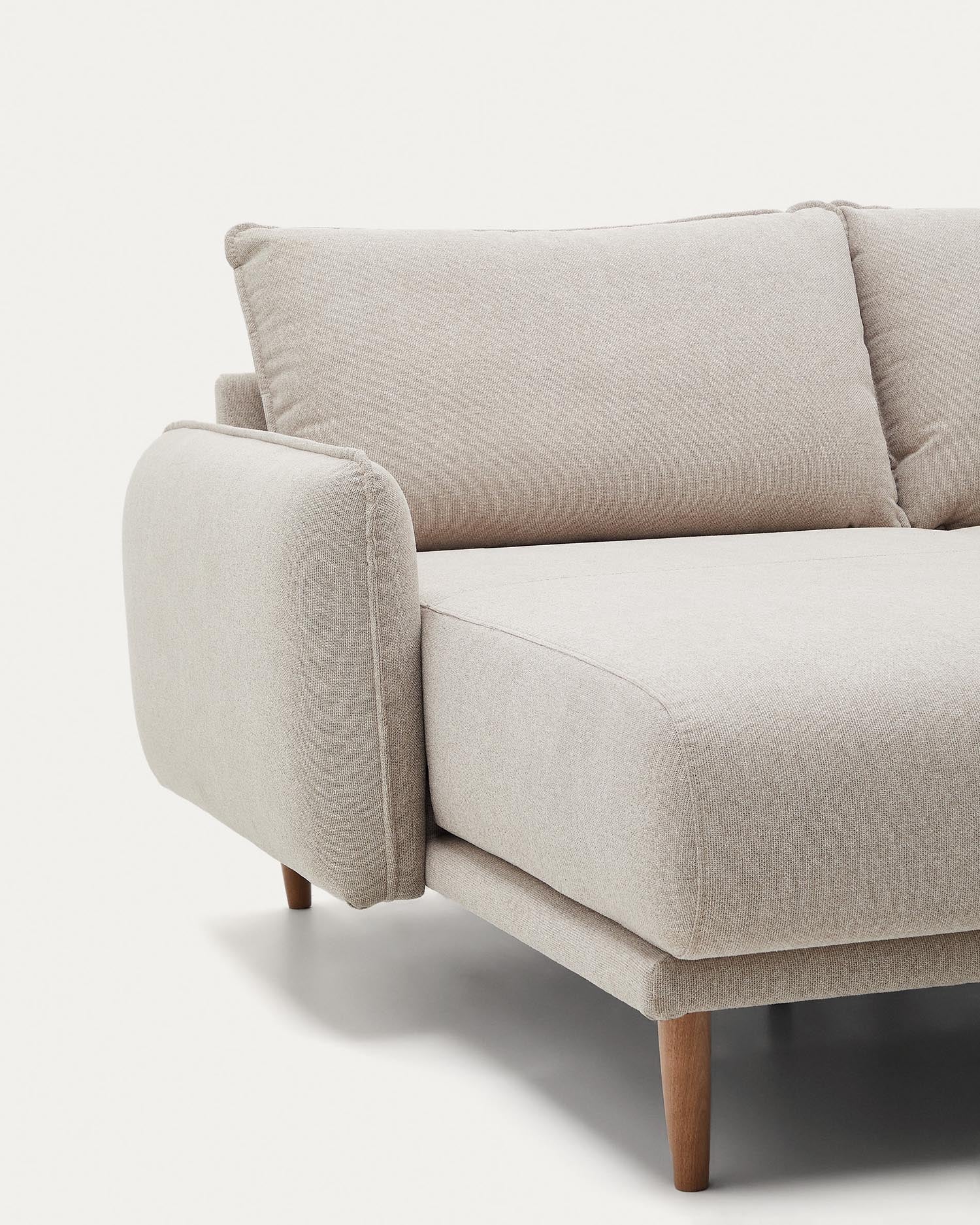 Carlota 3-Sitzer-Sofa mit Chaiselongue rechts/links beige 262 cm FSC Mix Credit in Beige präsentiert im Onlineshop von KAQTU Design AG. 3er Sofa ist von Kave Home