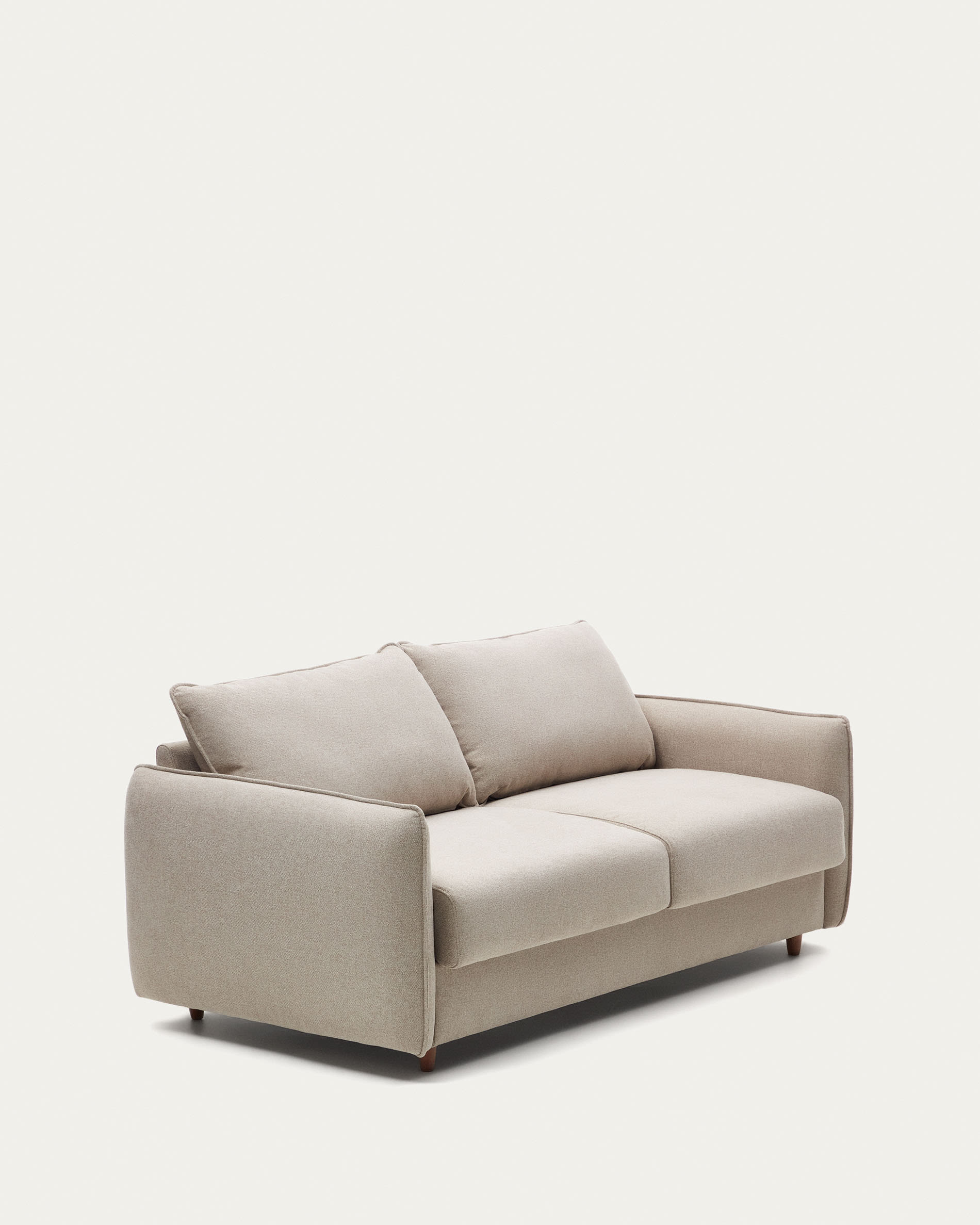 Carlota 2-Sitzer Bettsofa aus Chenille in Beige 140 cm FSC Mix Credit in Beige präsentiert im Onlineshop von KAQTU Design AG. 2er Sofa ist von Kave Home