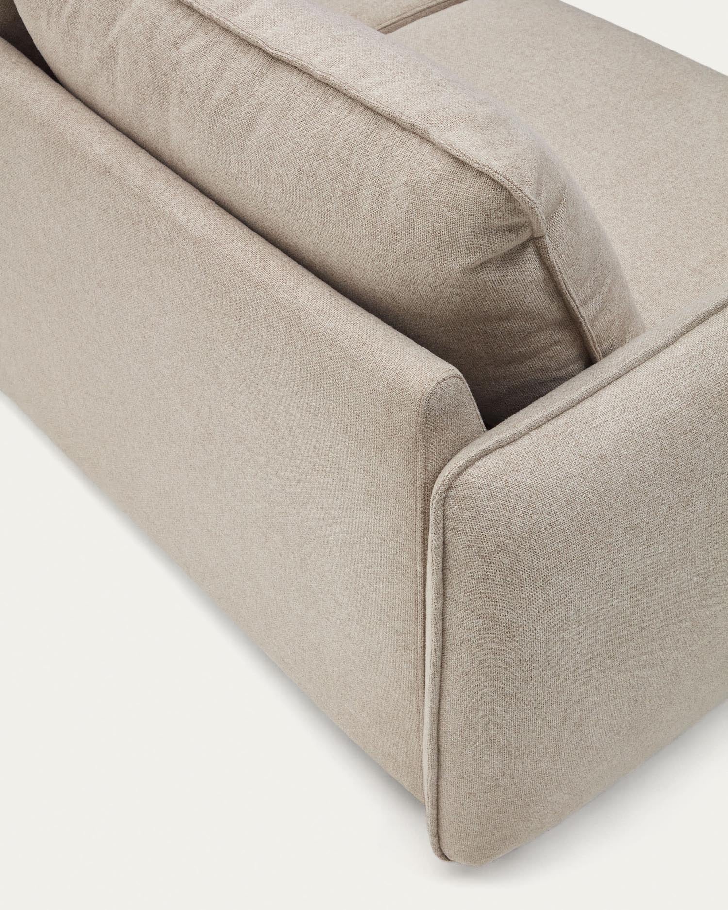 Carlota 2-Sitzer Bettsofa aus Chenille in Beige 140 cm FSC Mix Credit in Beige präsentiert im Onlineshop von KAQTU Design AG. 2er Sofa ist von Kave Home