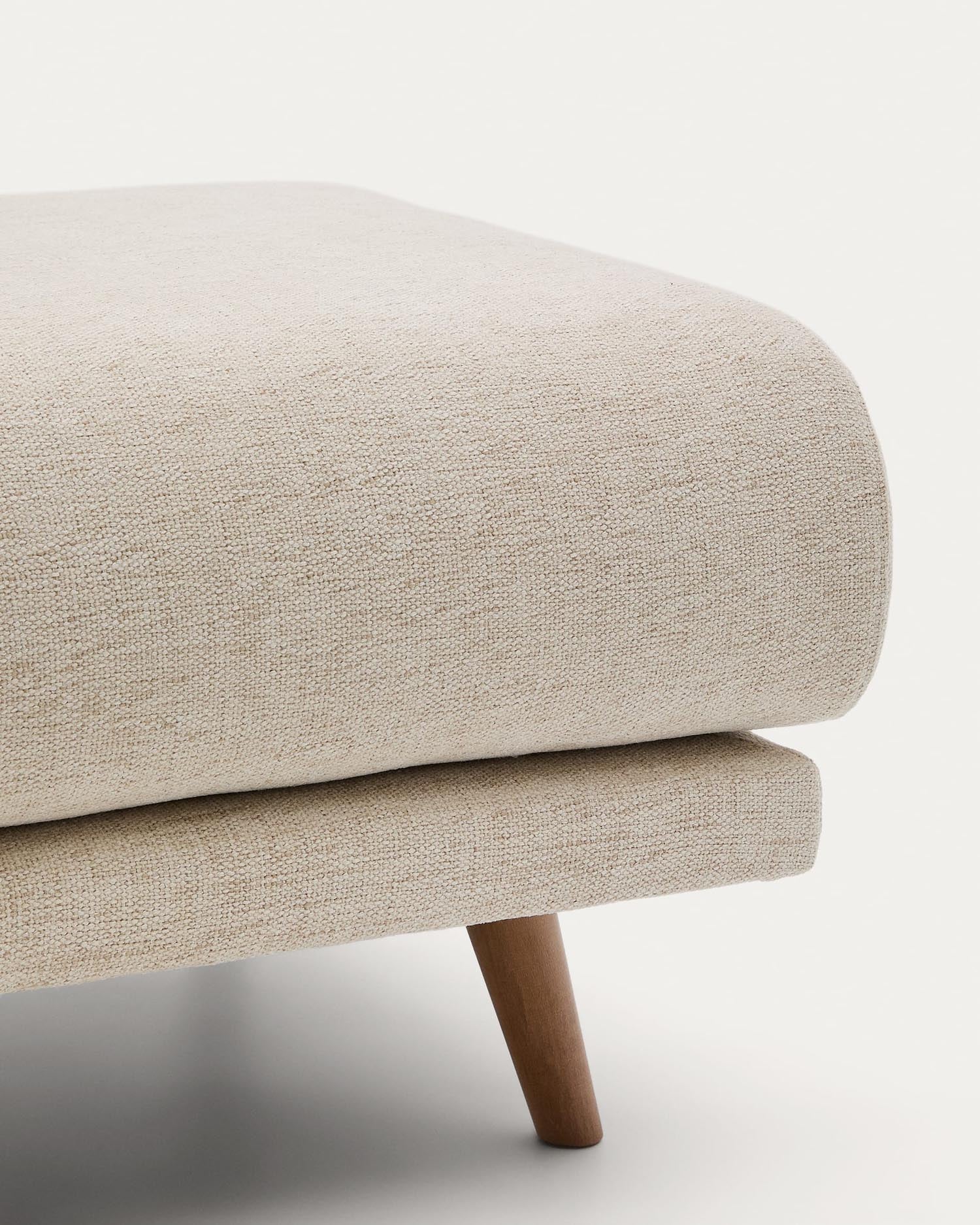 Karin Fusshocker beige Chenille Beine aus massivem Buchenholz 90 x 70 cm in Beige präsentiert im Onlineshop von KAQTU Design AG. Ottoman ist von Kave Home