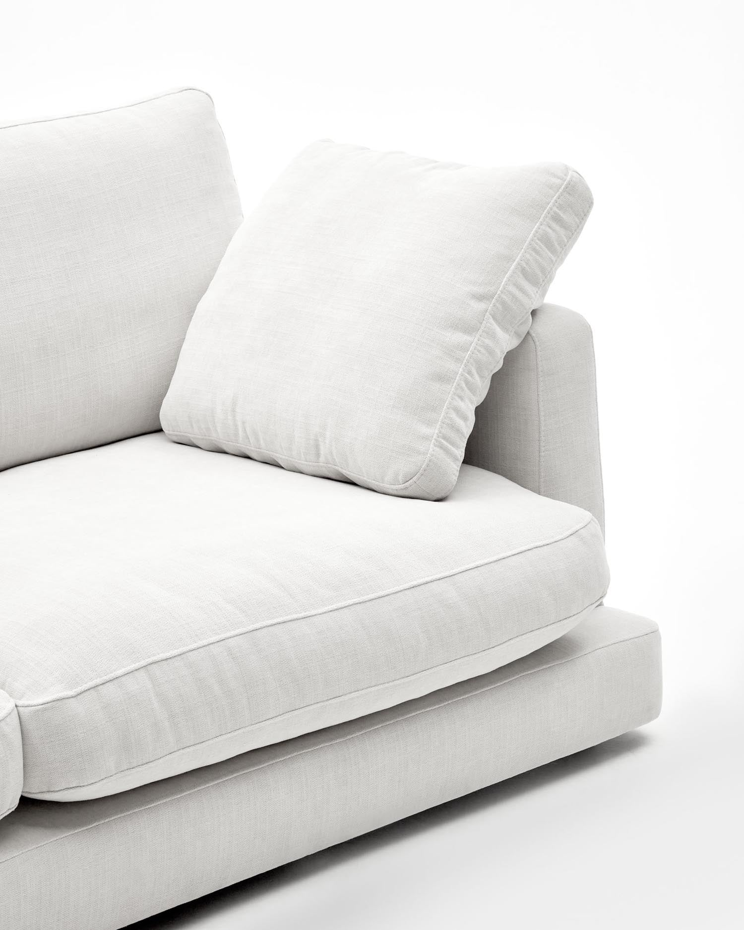 Gala 3-Sitzer-Sofa weiss 210 cm in Weiß präsentiert im Onlineshop von KAQTU Design AG. 3er Sofa ist von Kave Home