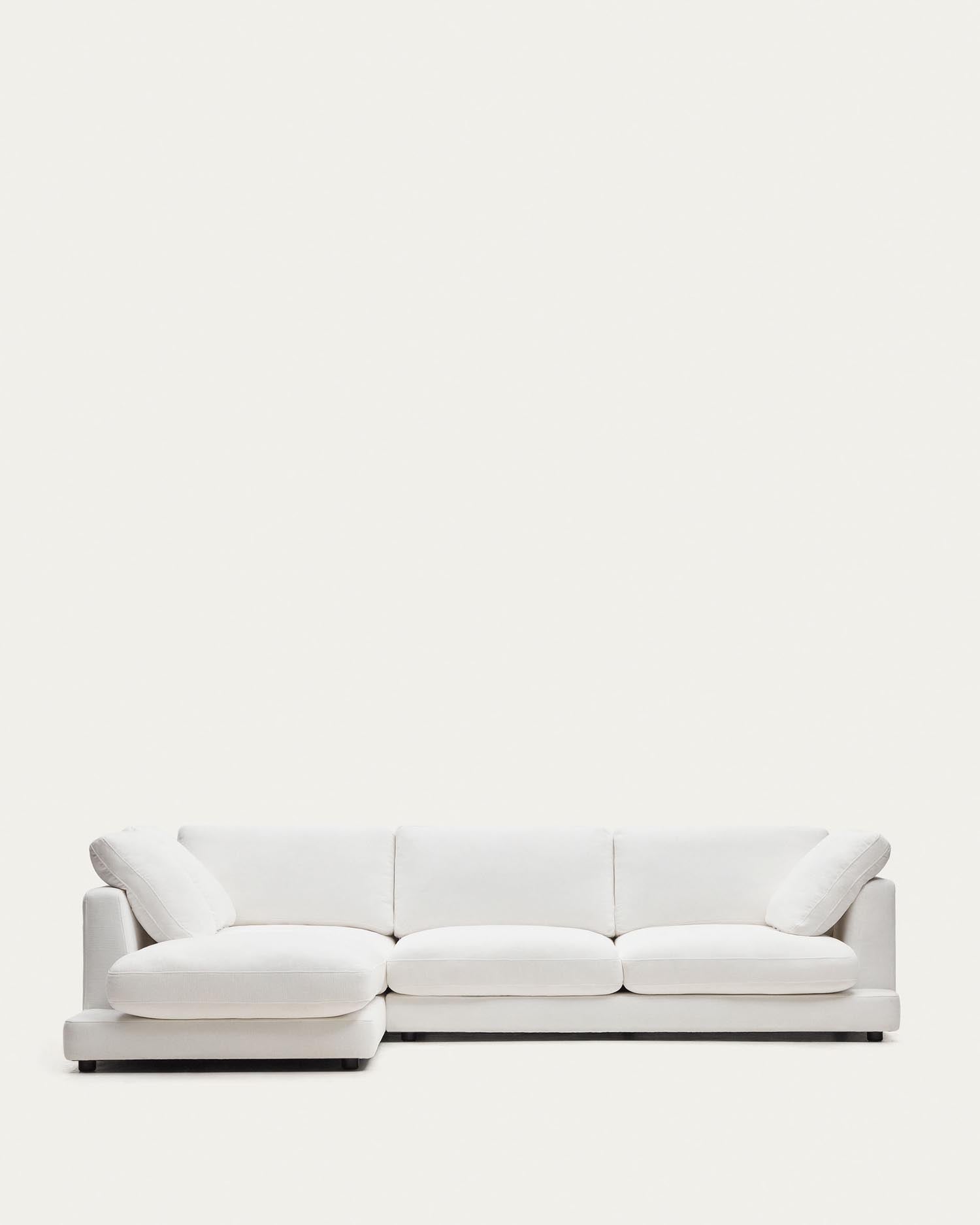 Gala 4-Sitzer-Sofa mit Chaiselongue links weiss 300 cm in  präsentiert im Onlineshop von KAQTU Design AG. 4er Sofa ist von Kave Home