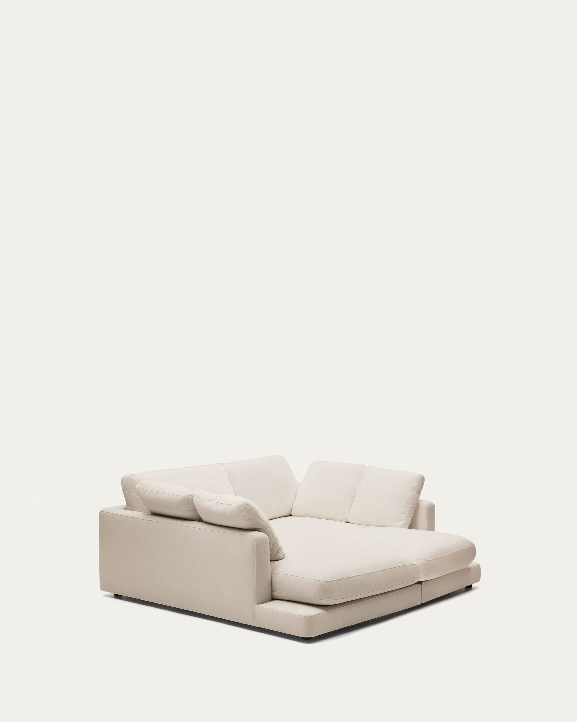 Gala 3-Sitzer Sofa mit doppelter Chaiselongue beige 210 cm in Beige präsentiert im Onlineshop von KAQTU Design AG. 3er Sofa ist von Kave Home