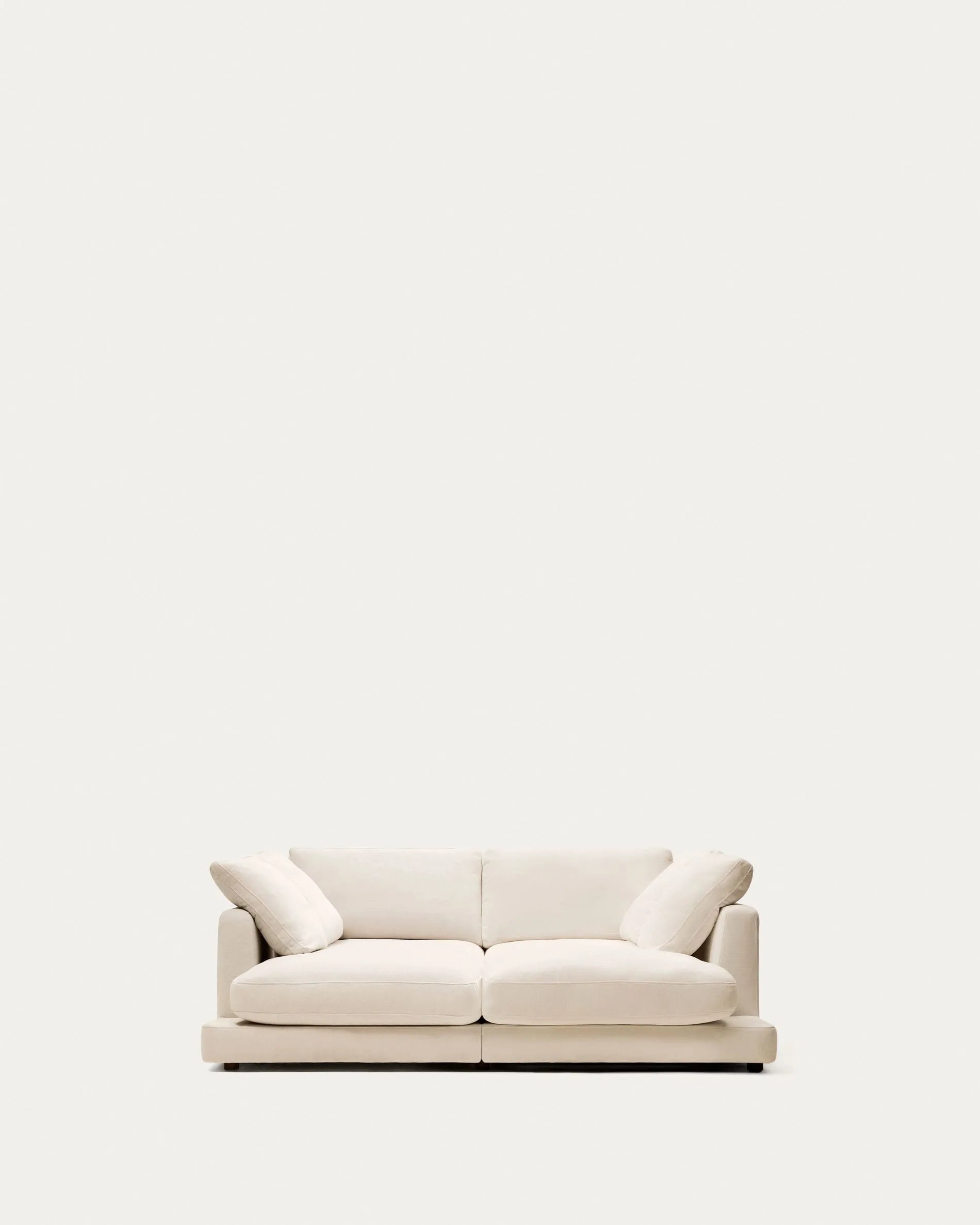 Elegantes 3-Sitzer Sofa in Beige mit doppelter Chaiselongue, antibakteriellem Stoff und modernem Design für stilvollen Komfort.