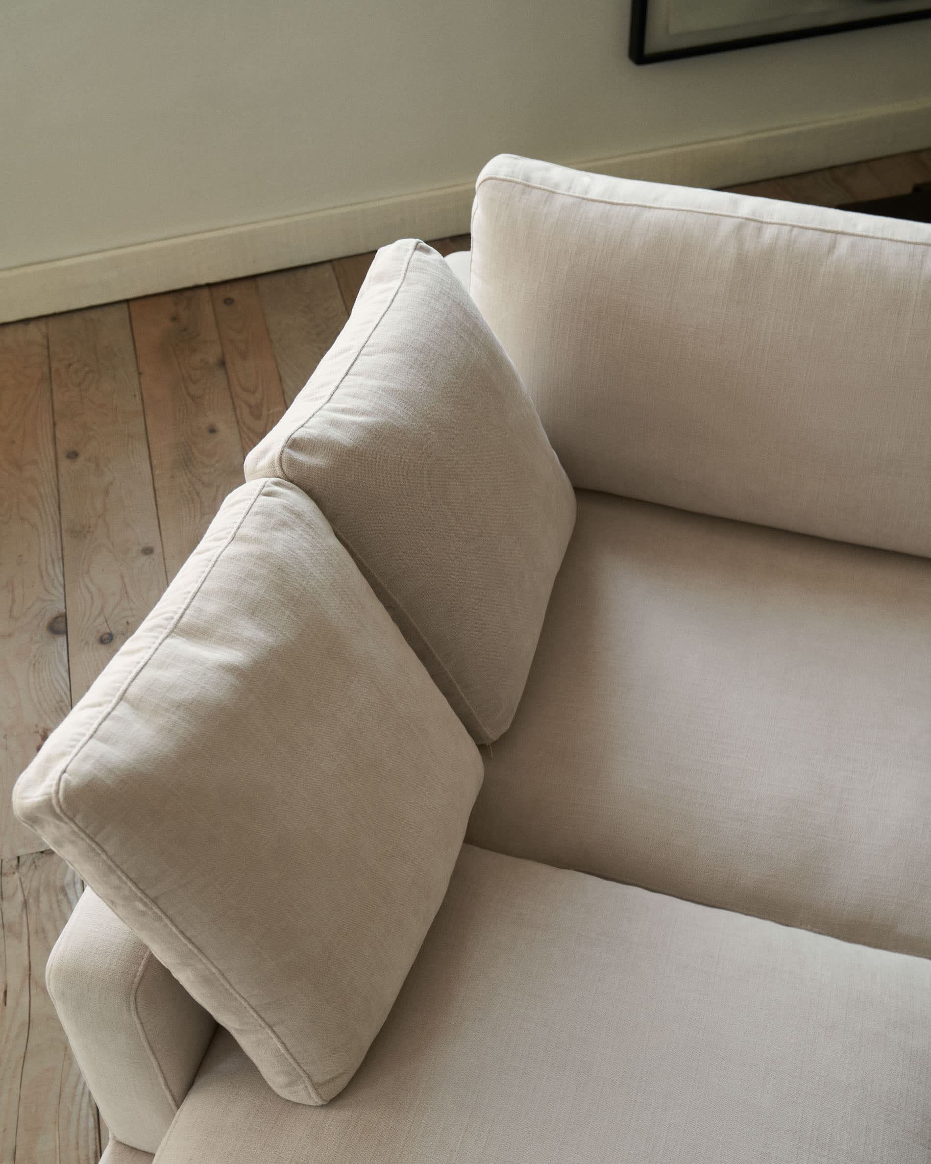 Gala 3-Sitzer Sofa mit doppelter Chaiselongue beige 210 cm in Beige präsentiert im Onlineshop von KAQTU Design AG. 3er Sofa ist von Kave Home