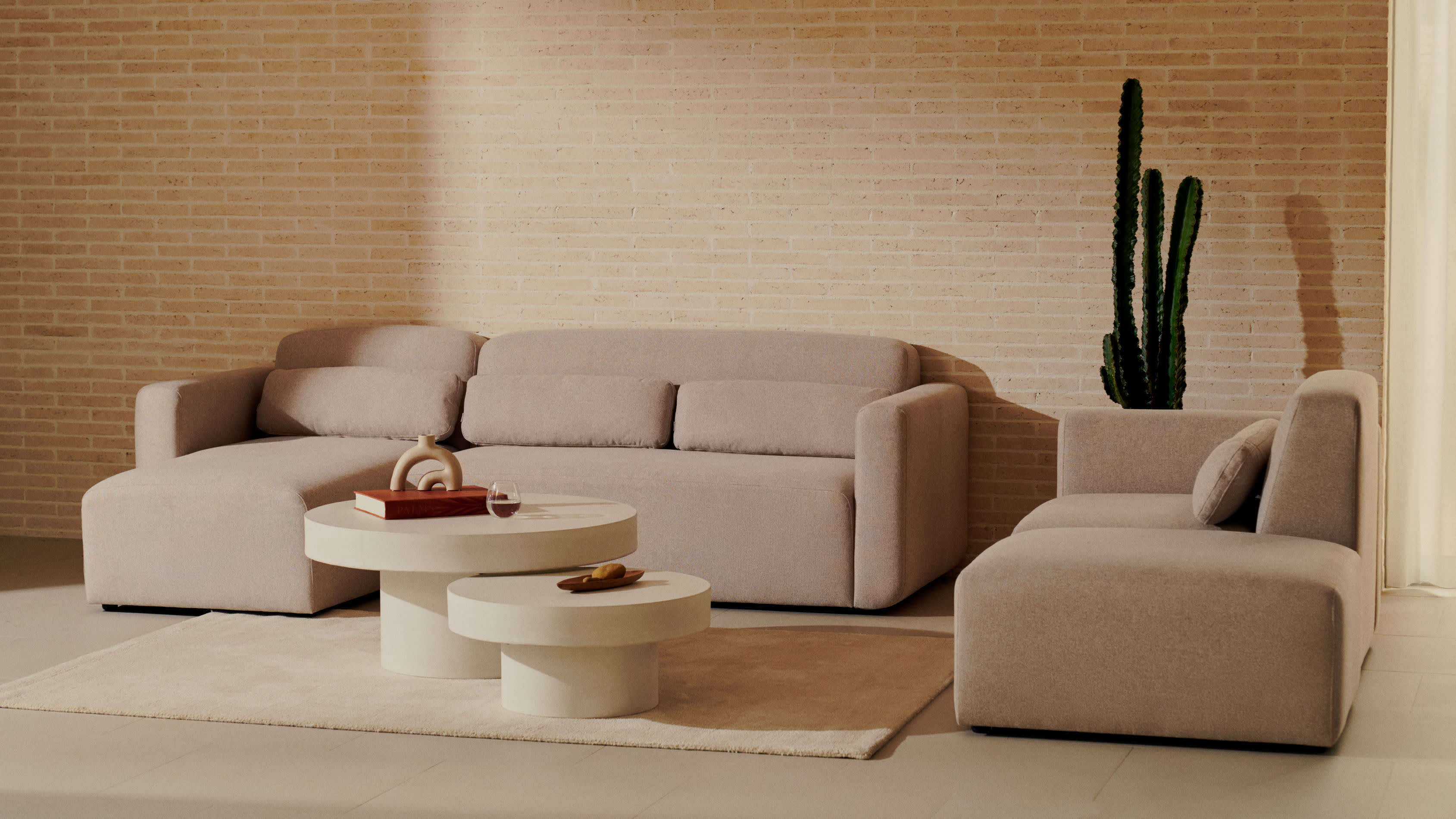 Neom modulares 1-Sitzer-Sofa mit Randmodul Beige 169 cm FSC Mix Credit in Beige präsentiert im Onlineshop von KAQTU Design AG. Modulares Sofa ist von Kave Home