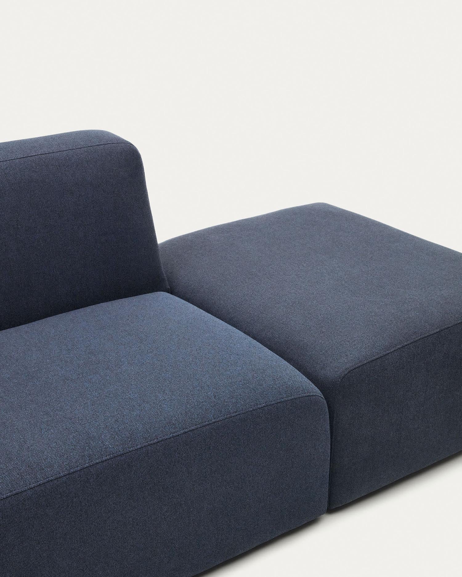 Neom modulares 1-Sitzer-Sofa mit Randmodul Blau 169 cm FSC Mix Credit in Blau präsentiert im Onlineshop von KAQTU Design AG. Modulares Sofa ist von Kave Home