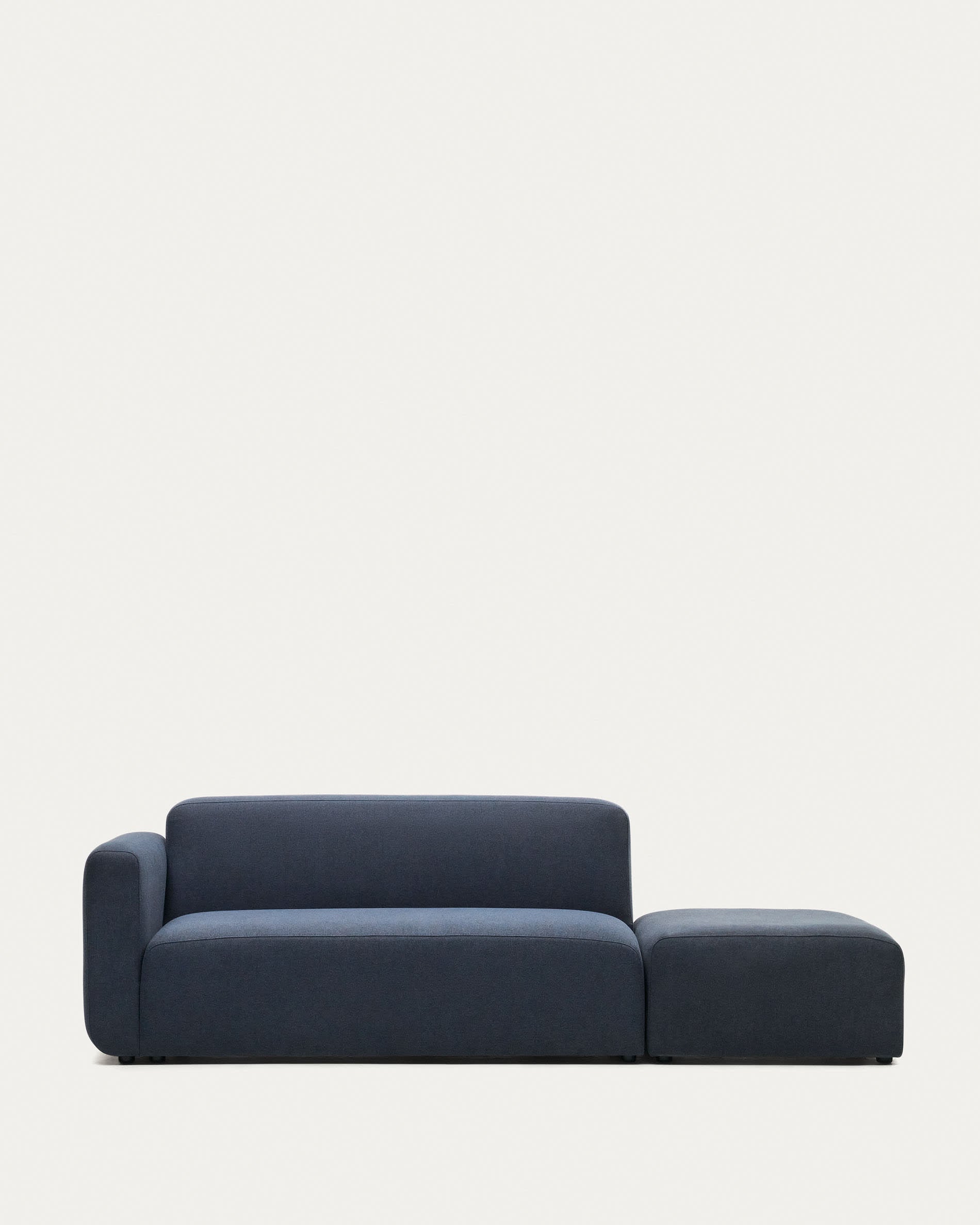 Neom modulares 2-Sitzer-Sofa mit Randmodul Blau 244 cm FSC Mix Credit in Blau präsentiert im Onlineshop von KAQTU Design AG. 2er Sofa ist von Kave Home