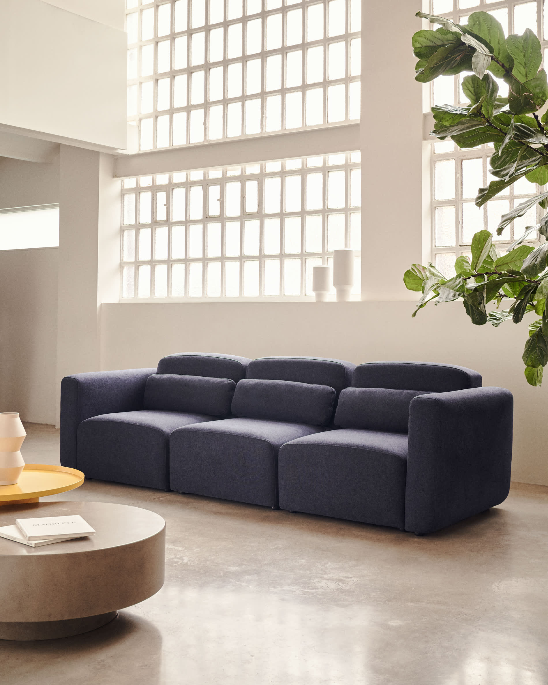 Neom modulares 3-Sitzer-Sofa in Blau 263 cm FSC Mix Credit in Blau präsentiert im Onlineshop von KAQTU Design AG. 3er Sofa ist von Kave Home