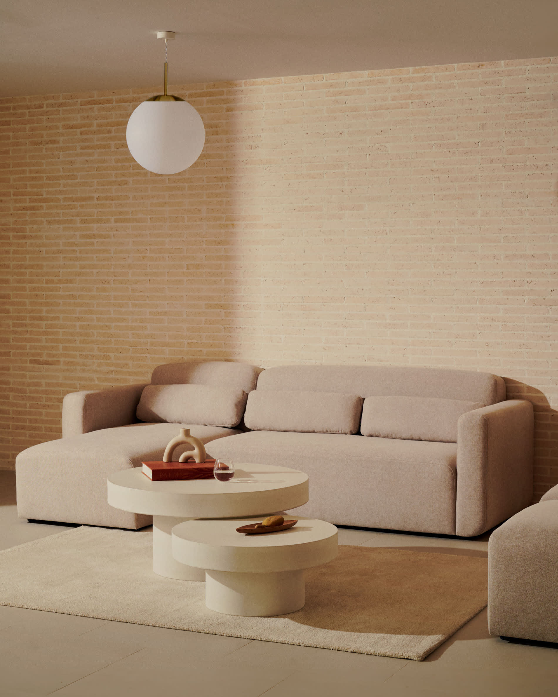 Neom modulares 3-Sitzer-Sofa Chaiselongue rechts/links Beige 263 cm FSC Mix Credit in Beige präsentiert im Onlineshop von KAQTU Design AG. 3er Sofa ist von Kave Home