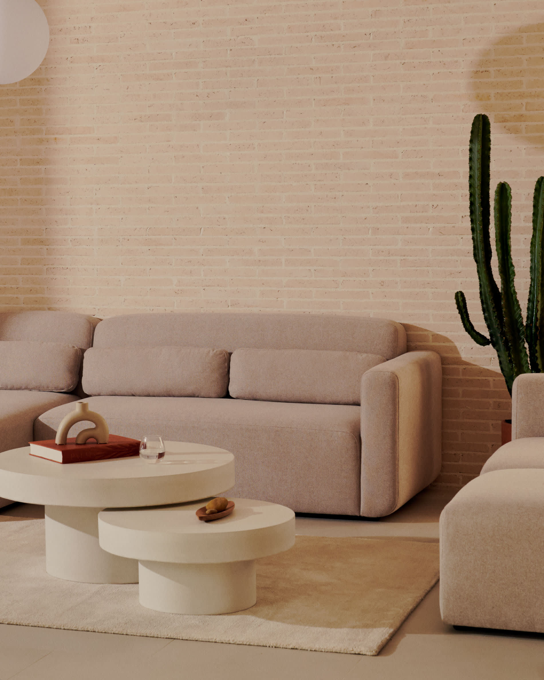 Neom modulares 3-Sitzer-Sofa Chaiselongue rechts/links Beige 263 cm FSC Mix Credit in Beige präsentiert im Onlineshop von KAQTU Design AG. 3er Sofa ist von Kave Home