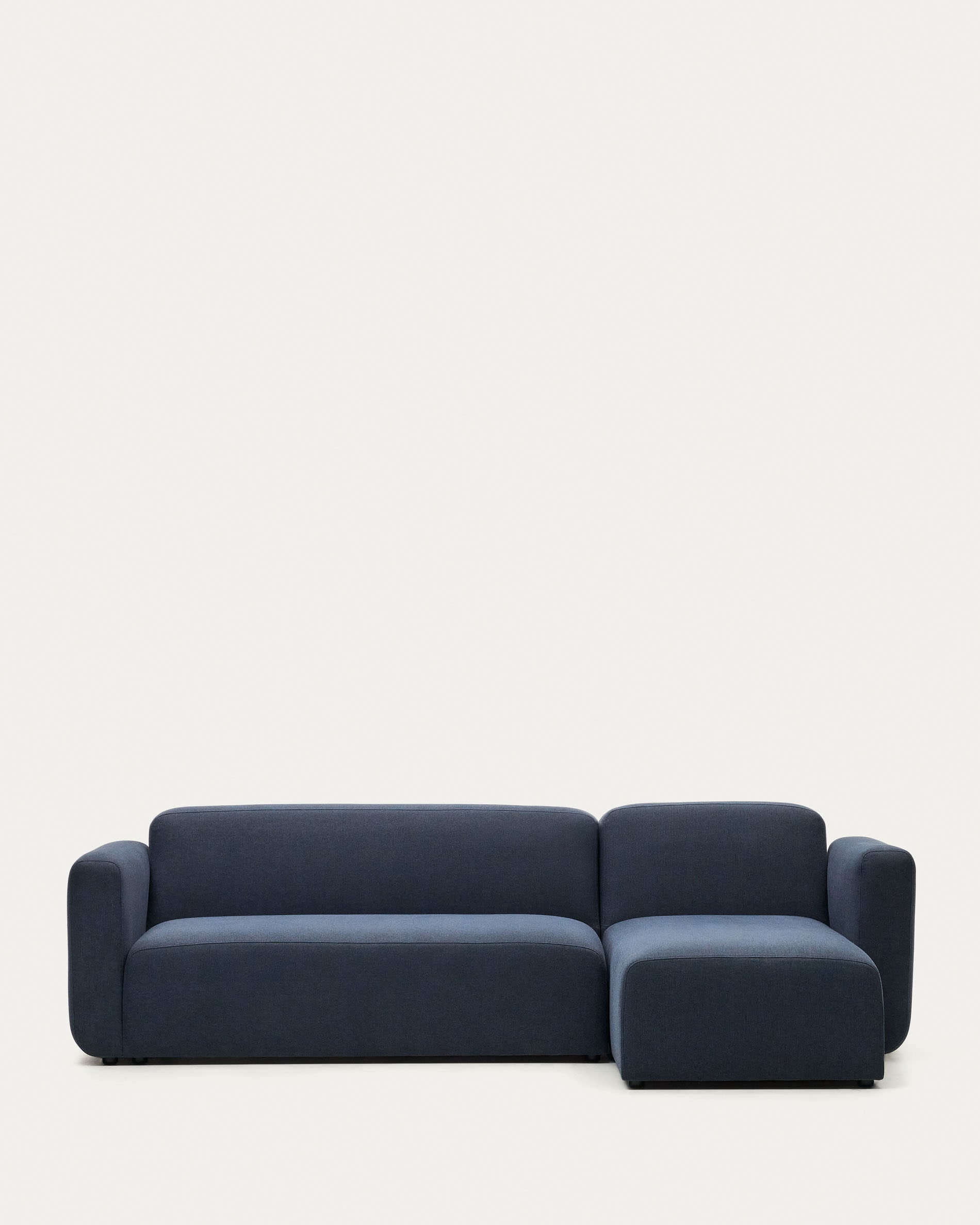 Neom modulares 3-Sitzer-Sofa Chaiselongue rechts/links Blau 263 cm FSC Mix Credit in Blau präsentiert im Onlineshop von KAQTU Design AG. 3er Sofa ist von Kave Home