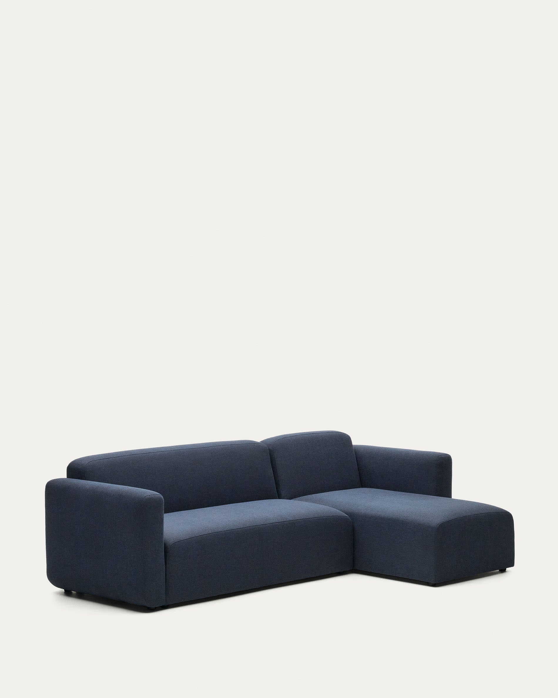 Neom modulares 3-Sitzer-Sofa Chaiselongue rechts/links Blau 263 cm FSC Mix Credit in Blau präsentiert im Onlineshop von KAQTU Design AG. 3er Sofa ist von Kave Home