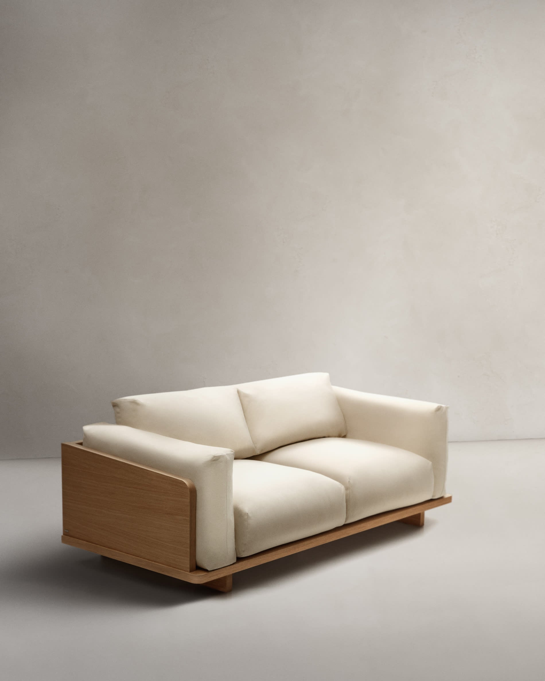 Oaq 3-Sitzer-Sofa beige 225 cm FSC Mix Credit in Beige präsentiert im Onlineshop von KAQTU Design AG. 3er Sofa ist von Kave Home