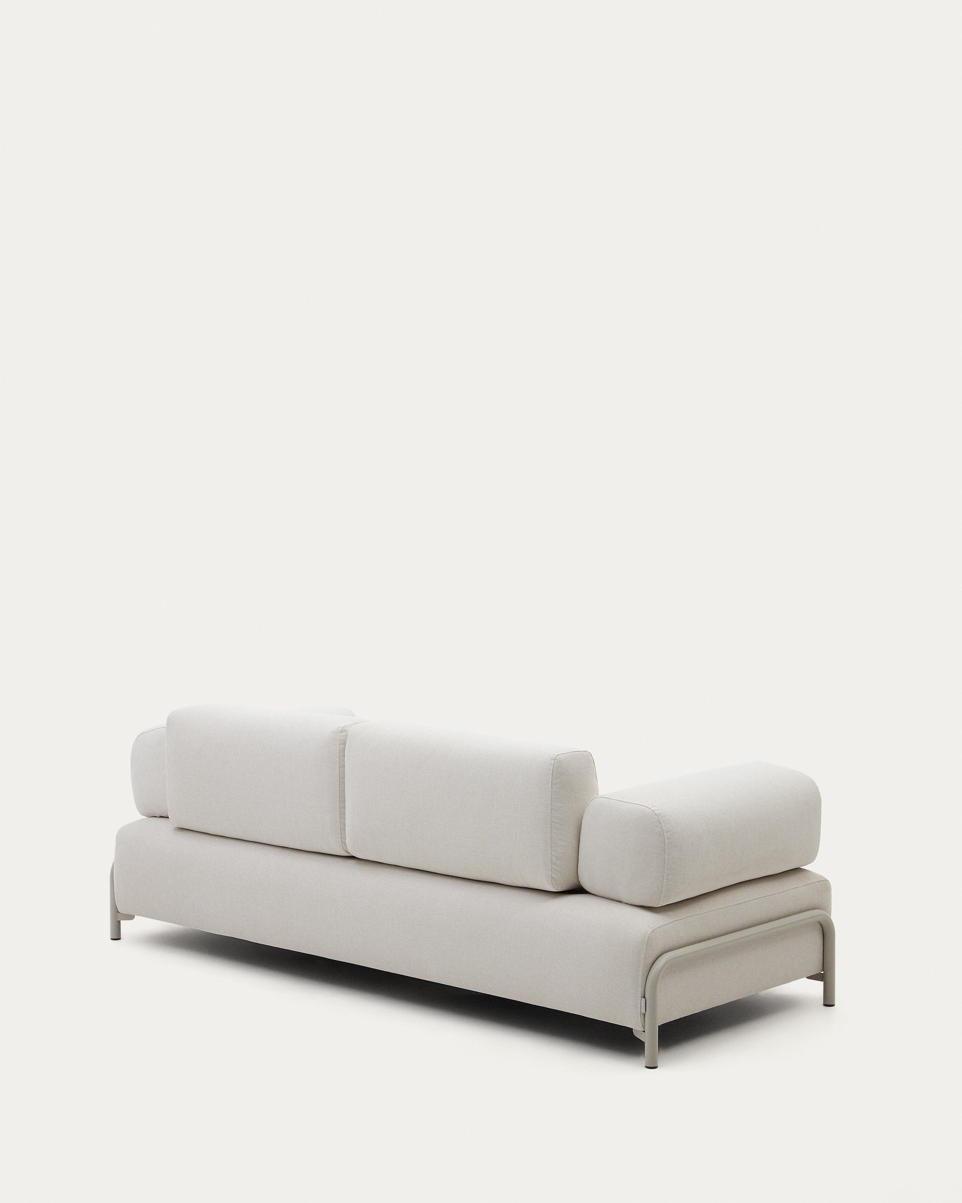 Compo 3-Sitzer-Sofa beige und Metallgestell beige 232 cm in Beige präsentiert im Onlineshop von KAQTU Design AG. 3er Sofa ist von Kave Home