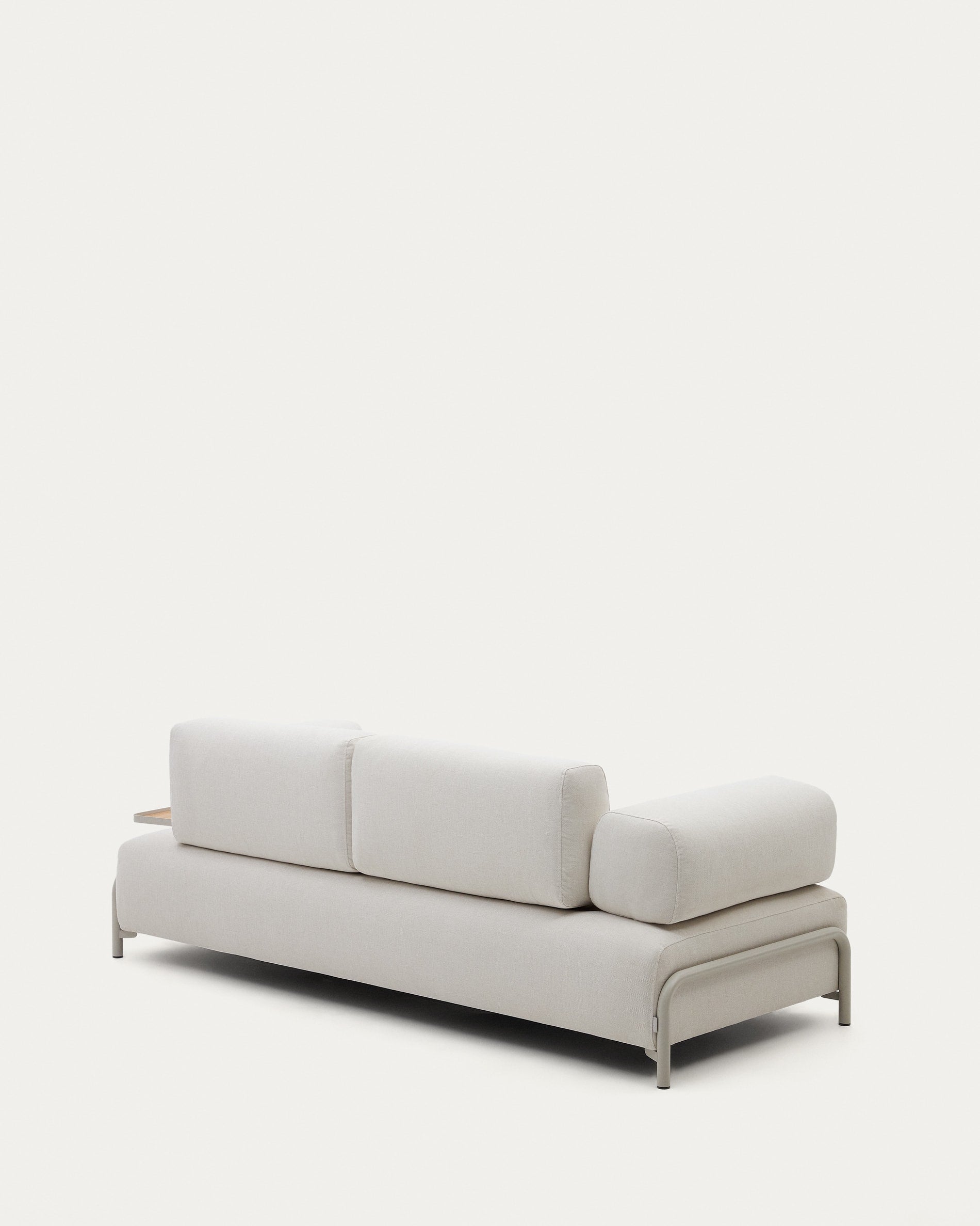 Compo 3-Sitzer-Sofa Chenille Beige, grosses Tablett Eichenfurnier Metallgestell beige 232cm in Beige präsentiert im Onlineshop von KAQTU Design AG. 3er Sofa ist von Kave Home