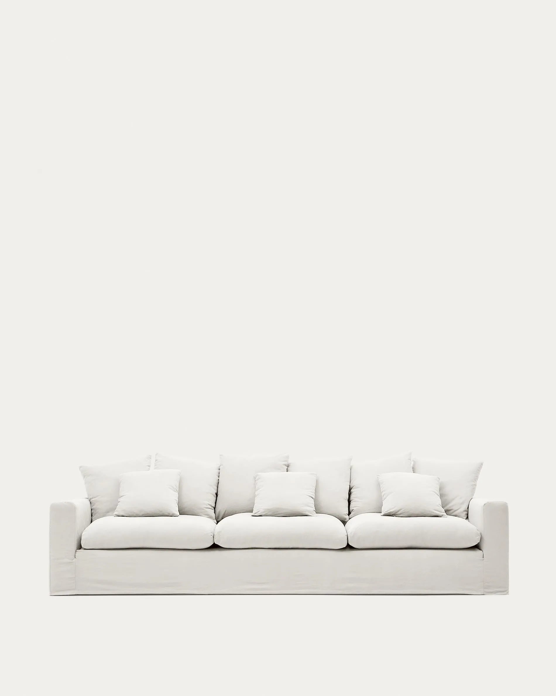 3D-Modell eines eleganten, 340 cm breiten Nora 4-Sitzer Sofas mit abziehbaren Leinen-Baumwollbezügen.