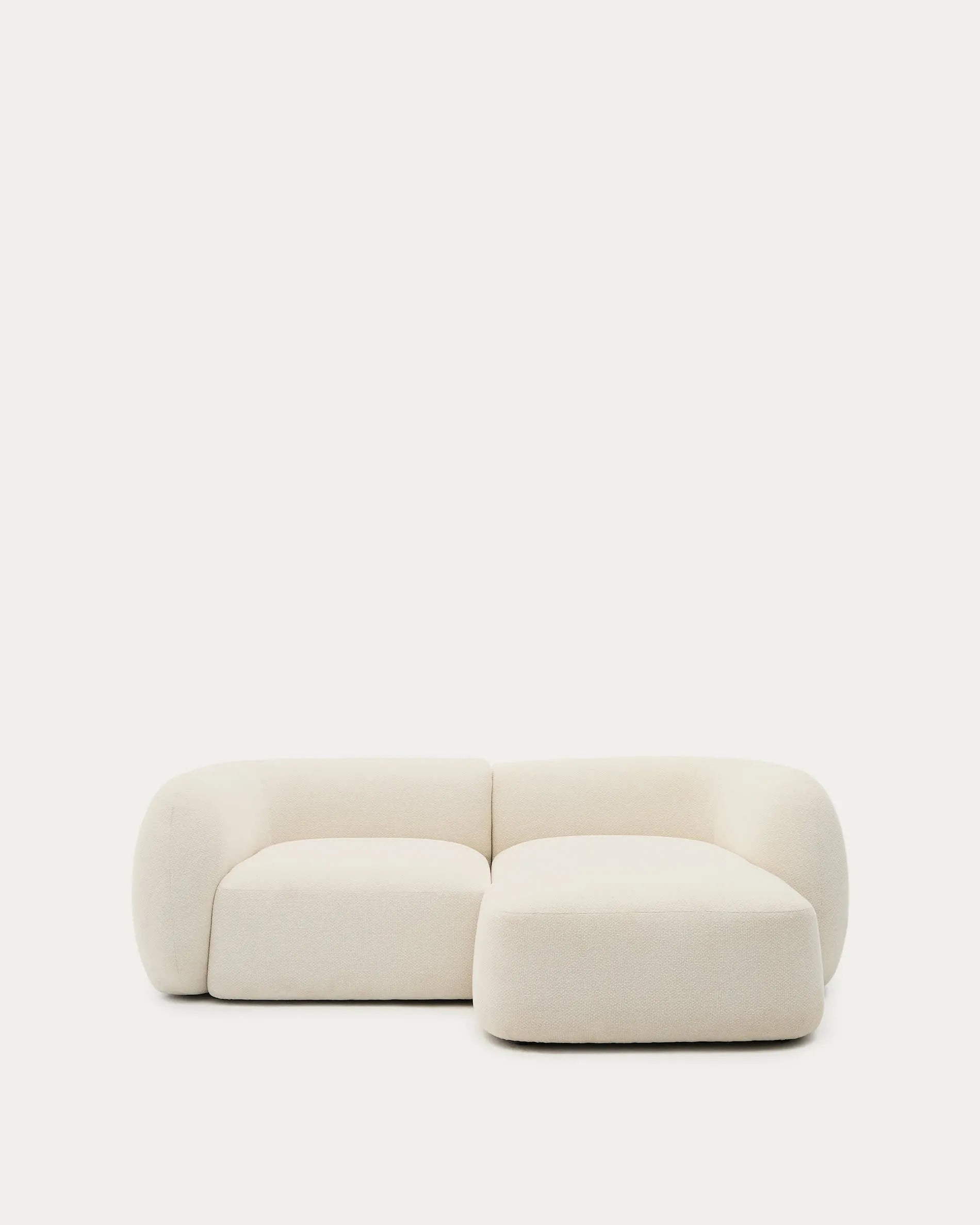 3D-Modell eines modernen, modularen 2-Sitzer-Sofas in Ecru Chenille mit rechter Chaiselongue, ideal für kleine Räume.