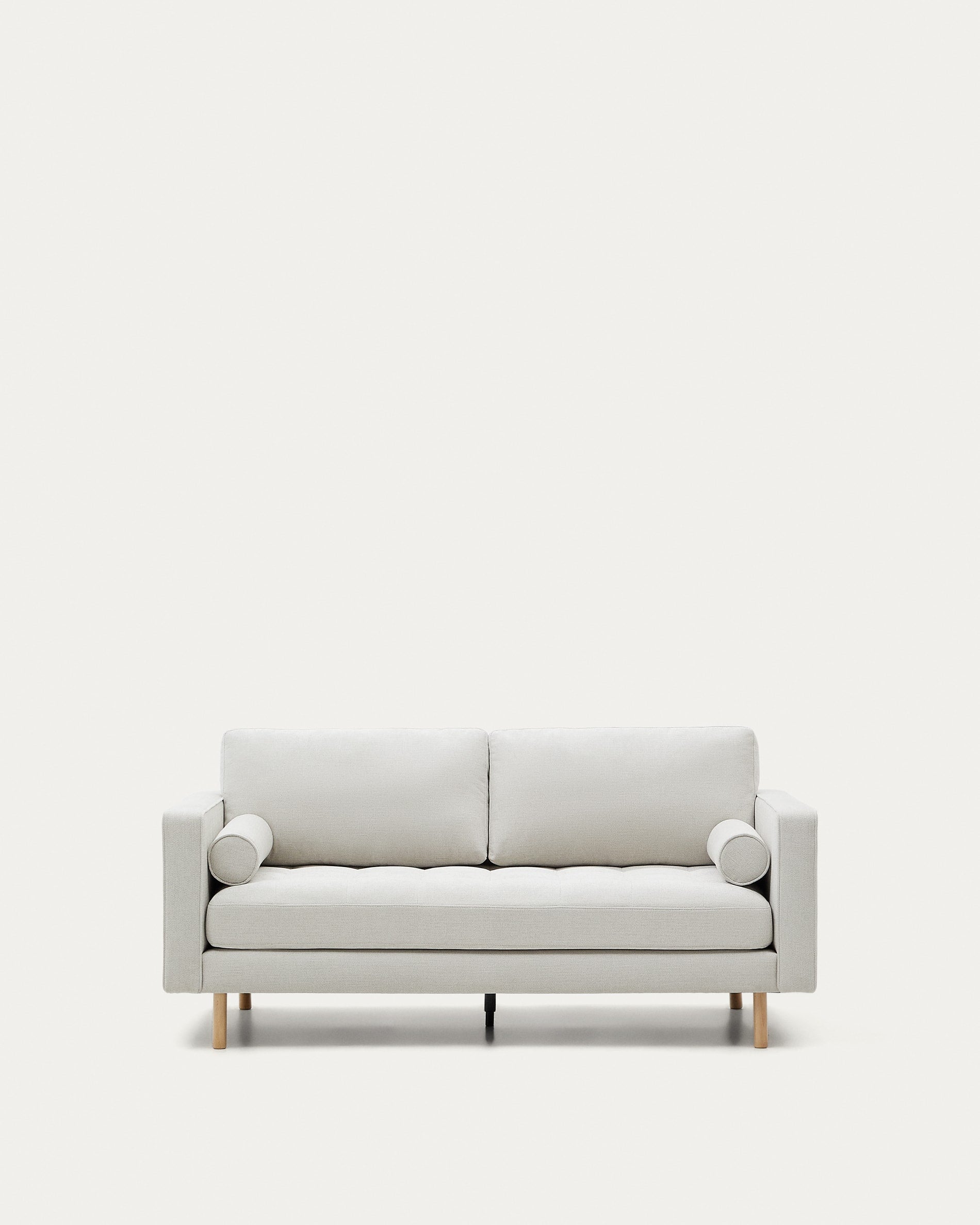 Debra 2-Sitzer-Sofa mit Bezug in perlfarbener Chenille Beine Finish natur 182 cm in Grau präsentiert im Onlineshop von KAQTU Design AG. 2er Sofa ist von Kave Home