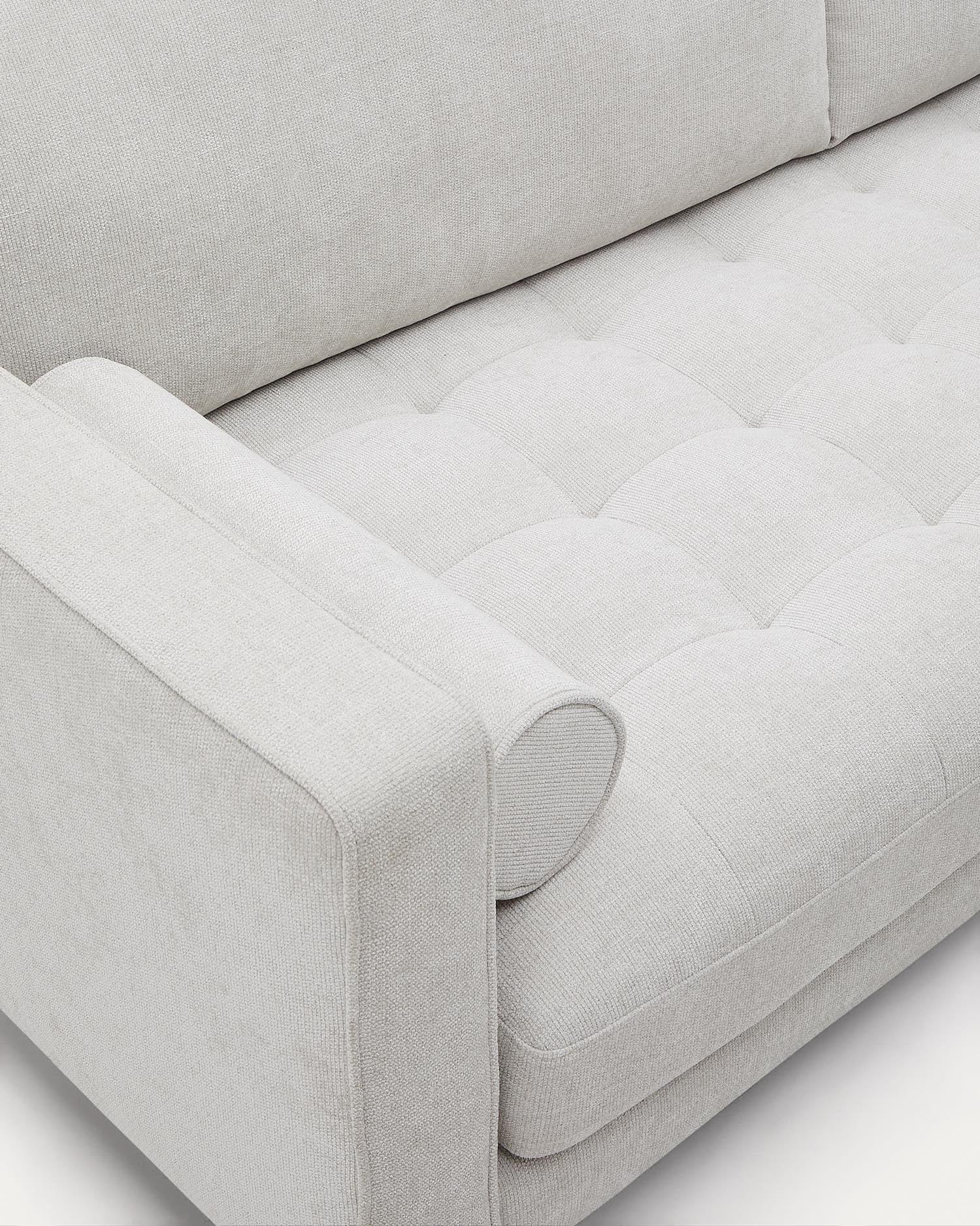 Debra 2-Sitzer-Sofa mit Bezug in perlfarbener Chenille Beine Finish natur 182 cm in Grau präsentiert im Onlineshop von KAQTU Design AG. 2er Sofa ist von Kave Home