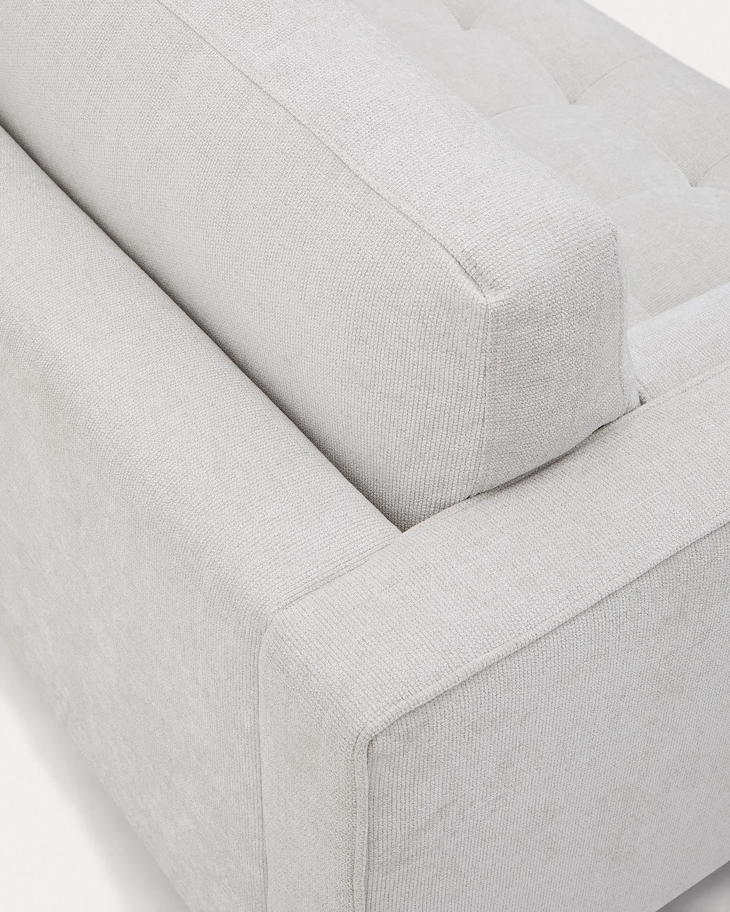 Debra 2-Sitzer-Sofa mit Fussablage mit Bezug in perlfarbener Chenille Beine Finish natur 182 cm in Grau präsentiert im Onlineshop von KAQTU Design AG. 2er Sofa ist von Kave Home