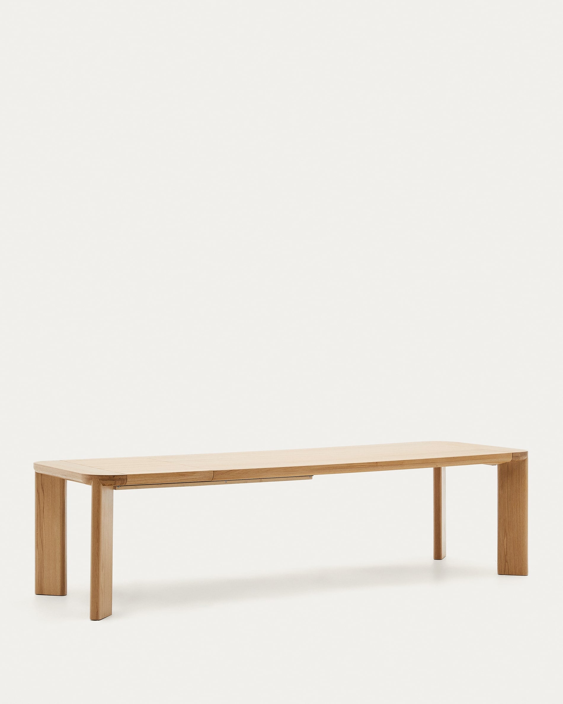 Jondal Ausziehtisch aus Massivholz und Eichenfurnier FSC 100% 240 (320) x 100 cm in Braun präsentiert im Onlineshop von KAQTU Design AG. Esstisch ist von Kave Home