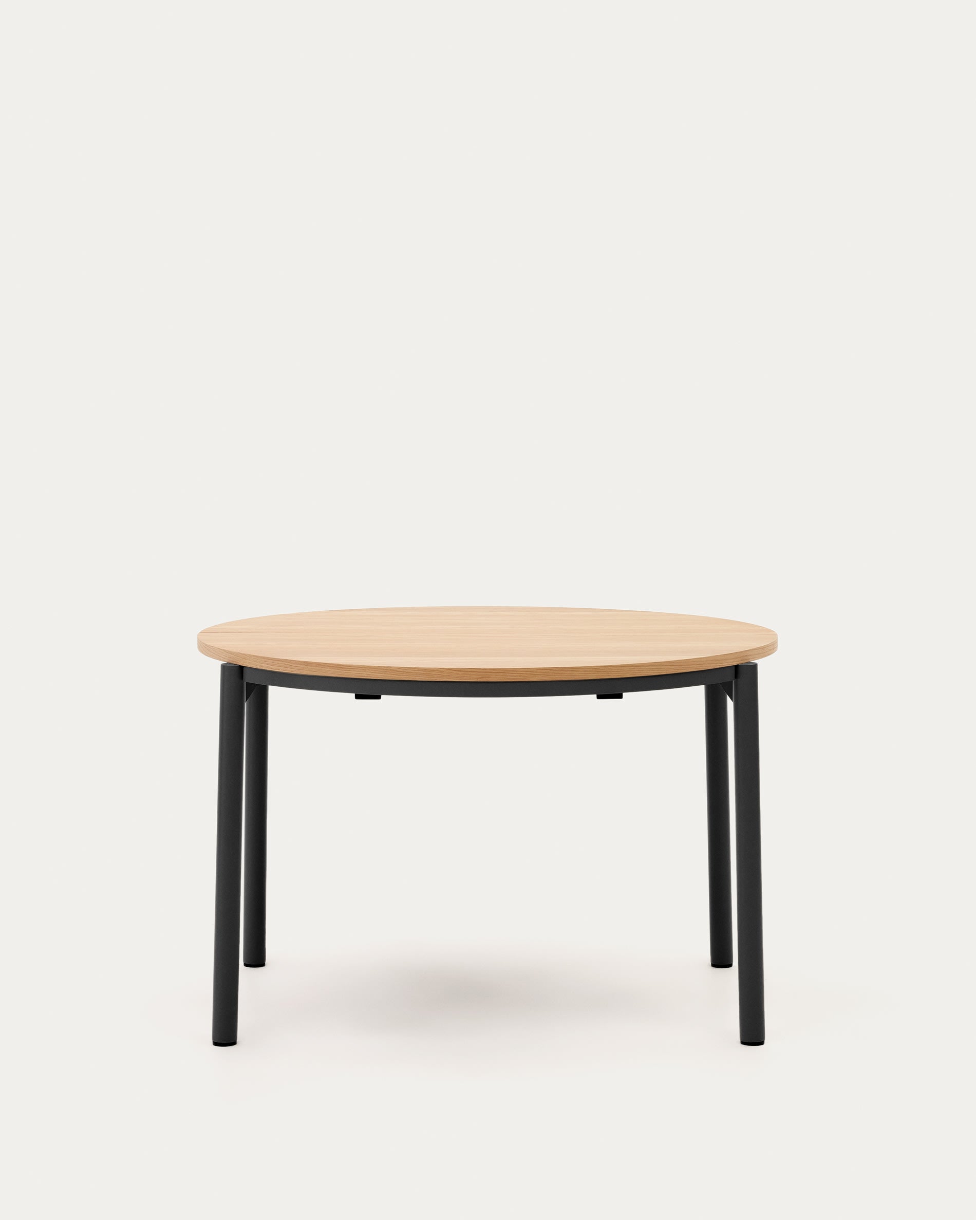 Montuiri runder Ausziehtisch Eichenfurnier Stahlbeine mit schwarzem Finish Ø 120 (200) cm in Braun präsentiert im Onlineshop von KAQTU Design AG. Esstisch ist von Kave Home