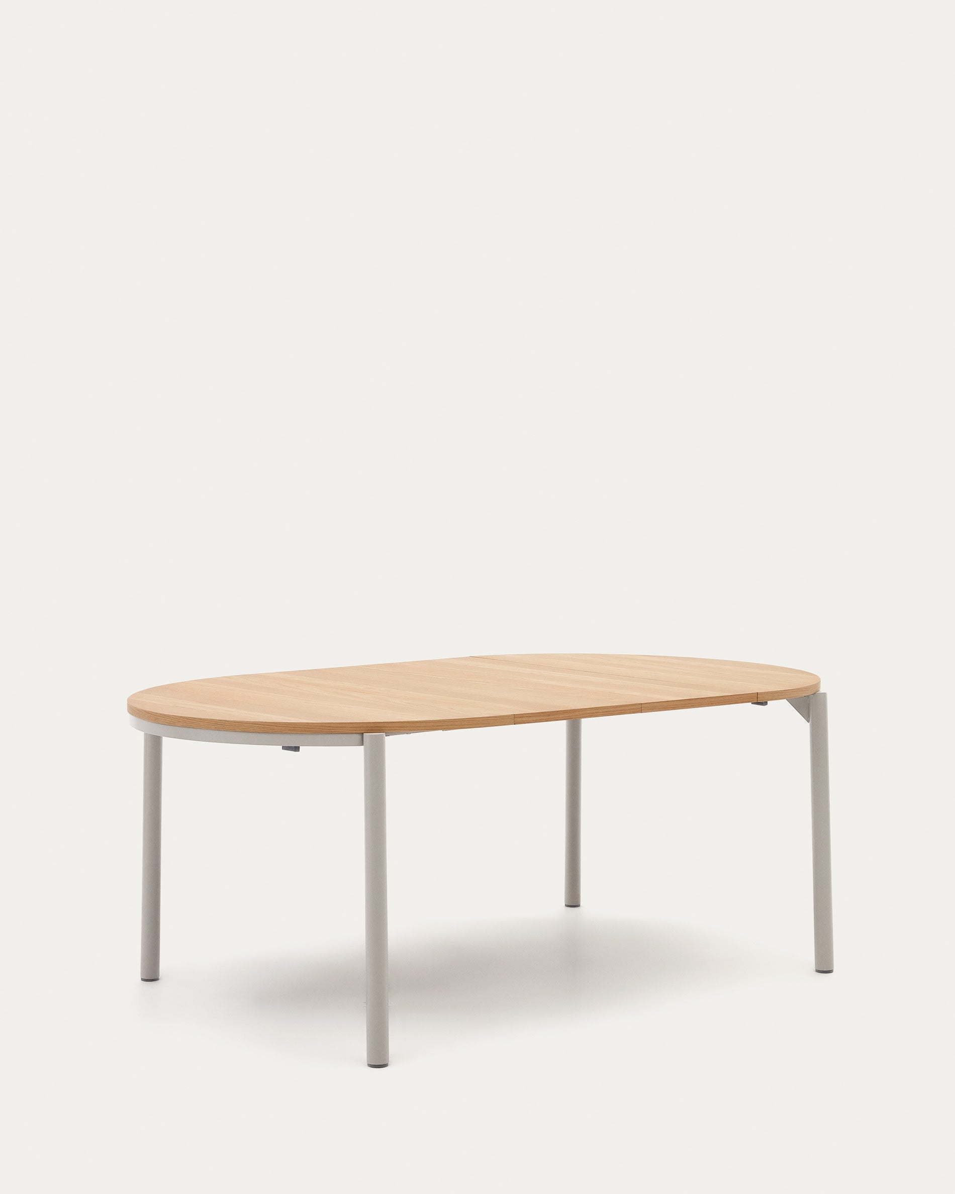 Montuiri runder Ausziehtisch Eichenfurnier Stahlbeine mit grauem Finish Ø 120 (200) cm in Braun präsentiert im Onlineshop von KAQTU Design AG. Esstisch ist von Kave Home