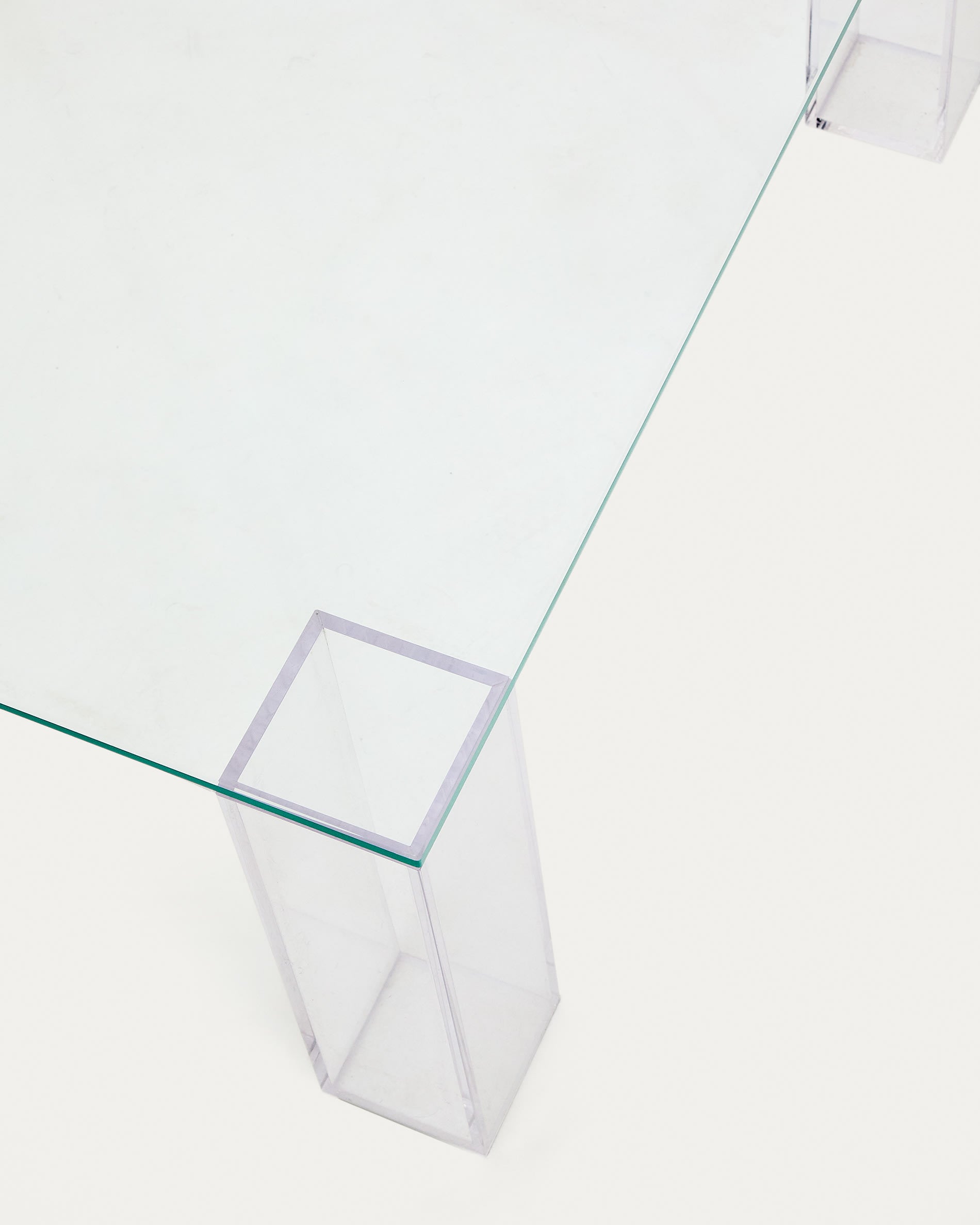 Beistelltisch Adularia aus transparentem gehärtetem Glas 85 x 85 cm in Klar präsentiert im Onlineshop von KAQTU Design AG. Beistelltisch ist von Kave Home