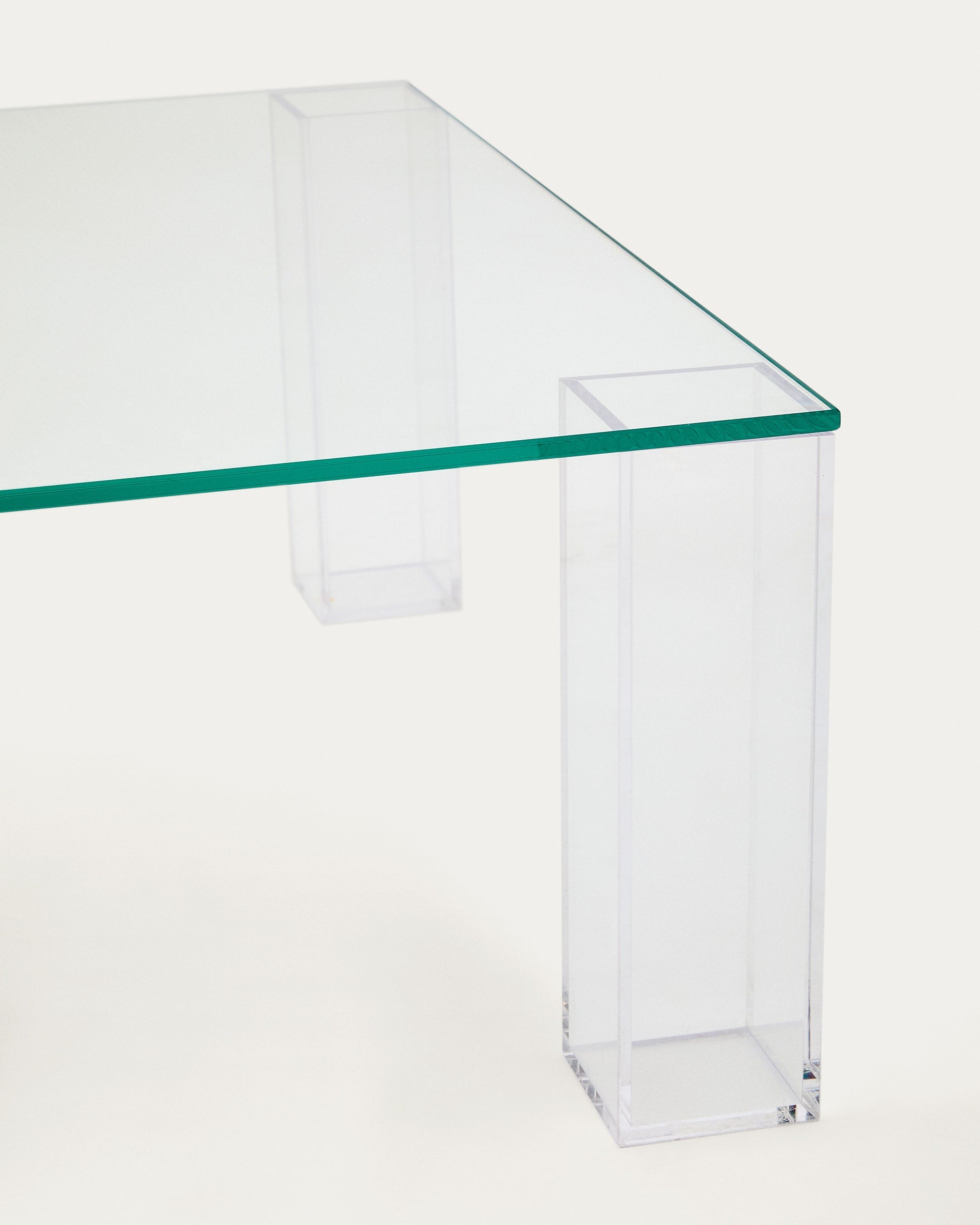 Beistelltisch Adularia aus transparentem gehärtetem Glas 85 x 85 cm in Klar präsentiert im Onlineshop von KAQTU Design AG. Beistelltisch ist von Kave Home