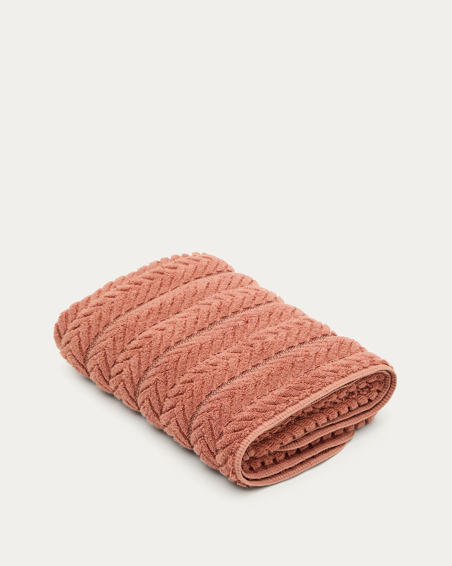 Badetuch Rune 100% Baumwolle Jacquard terracotta 70 x 140 cm in Terrakotta präsentiert im Onlineshop von KAQTU Design AG. Badetuch ist von Kave Home